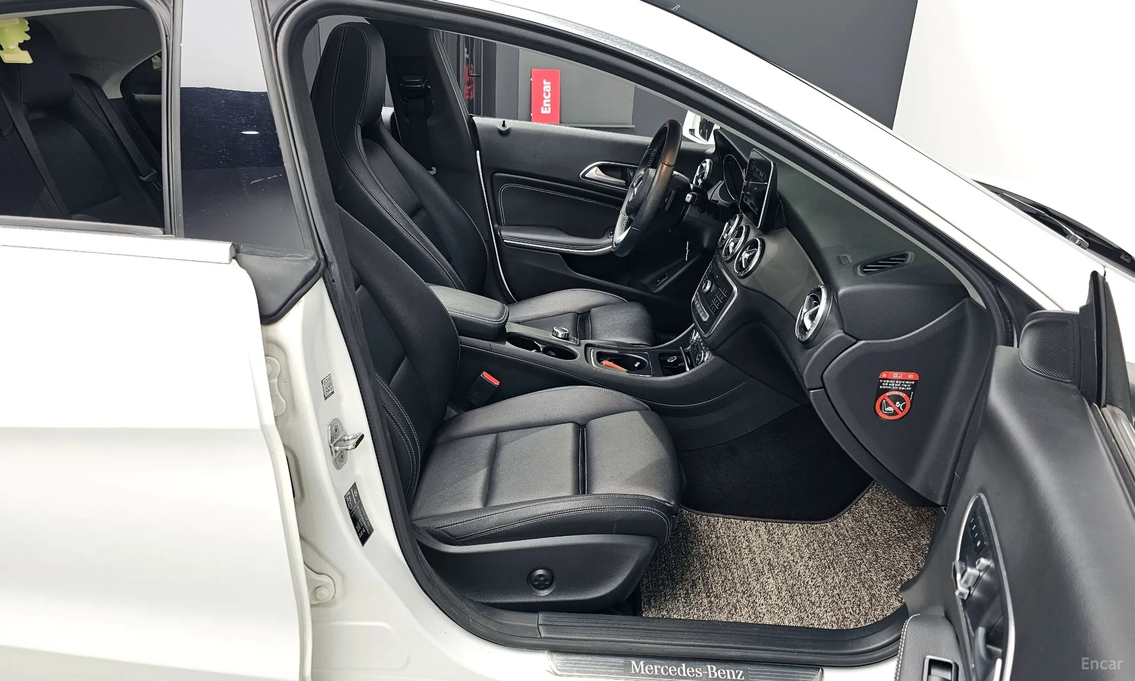 Mercedes Benz CLA-Class C117 превью 11