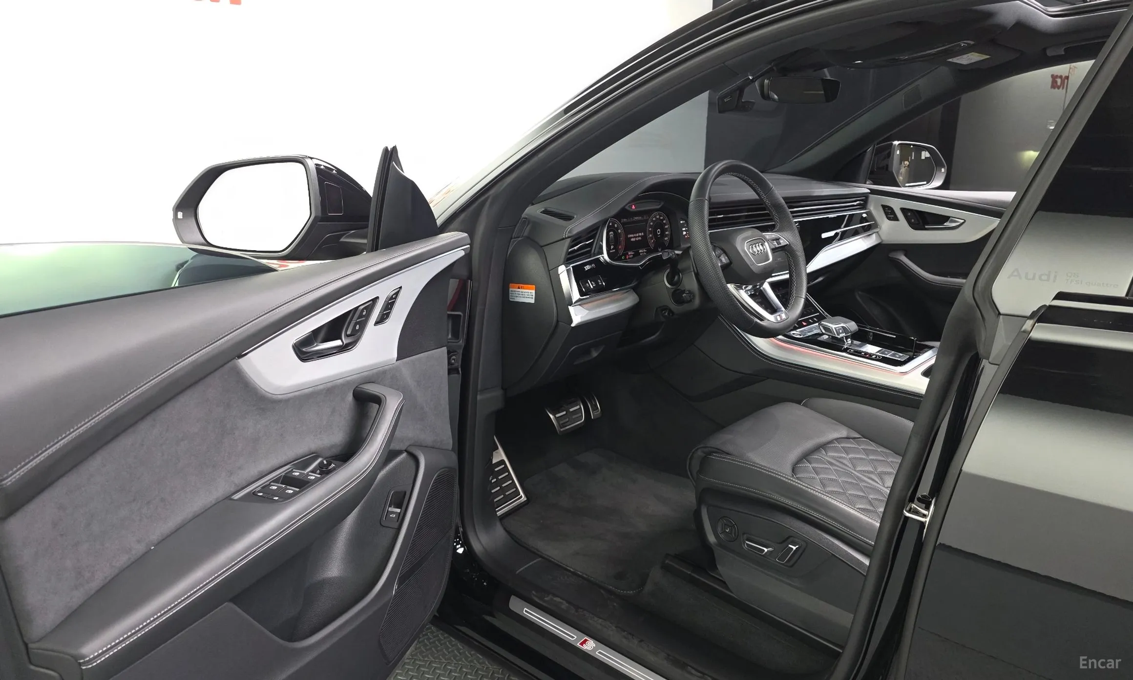 Audi Q8 (4M) превью 10