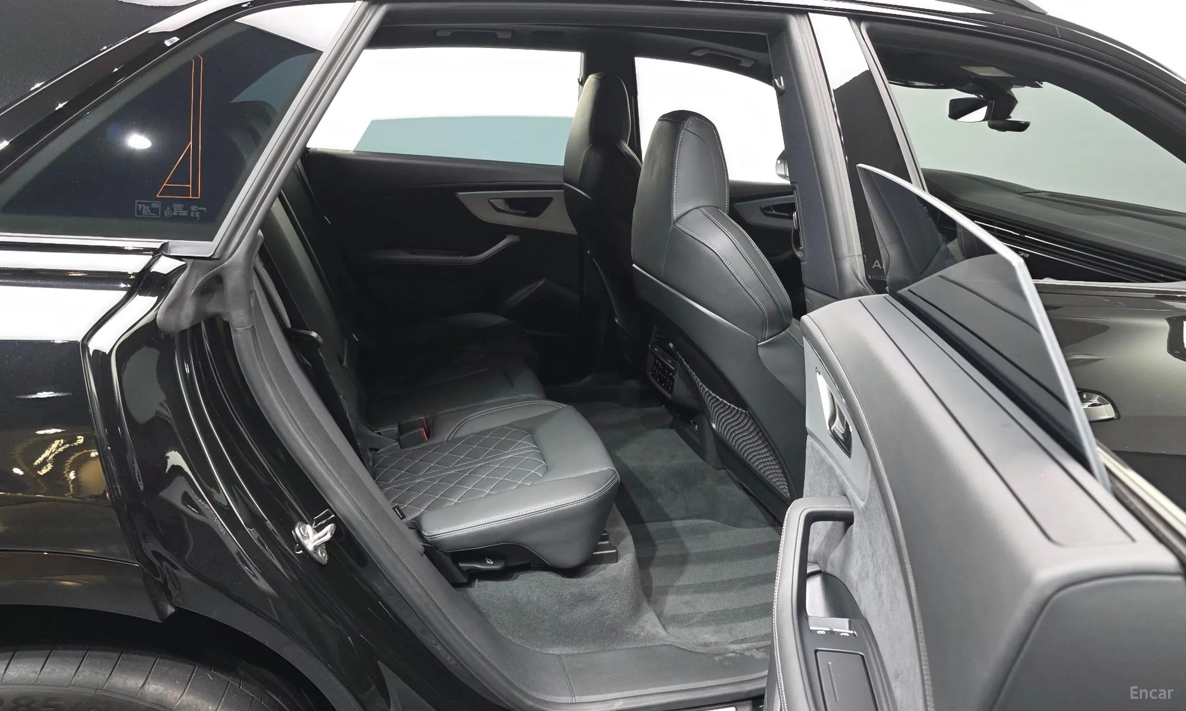 Audi Q8 (4M) превью 12