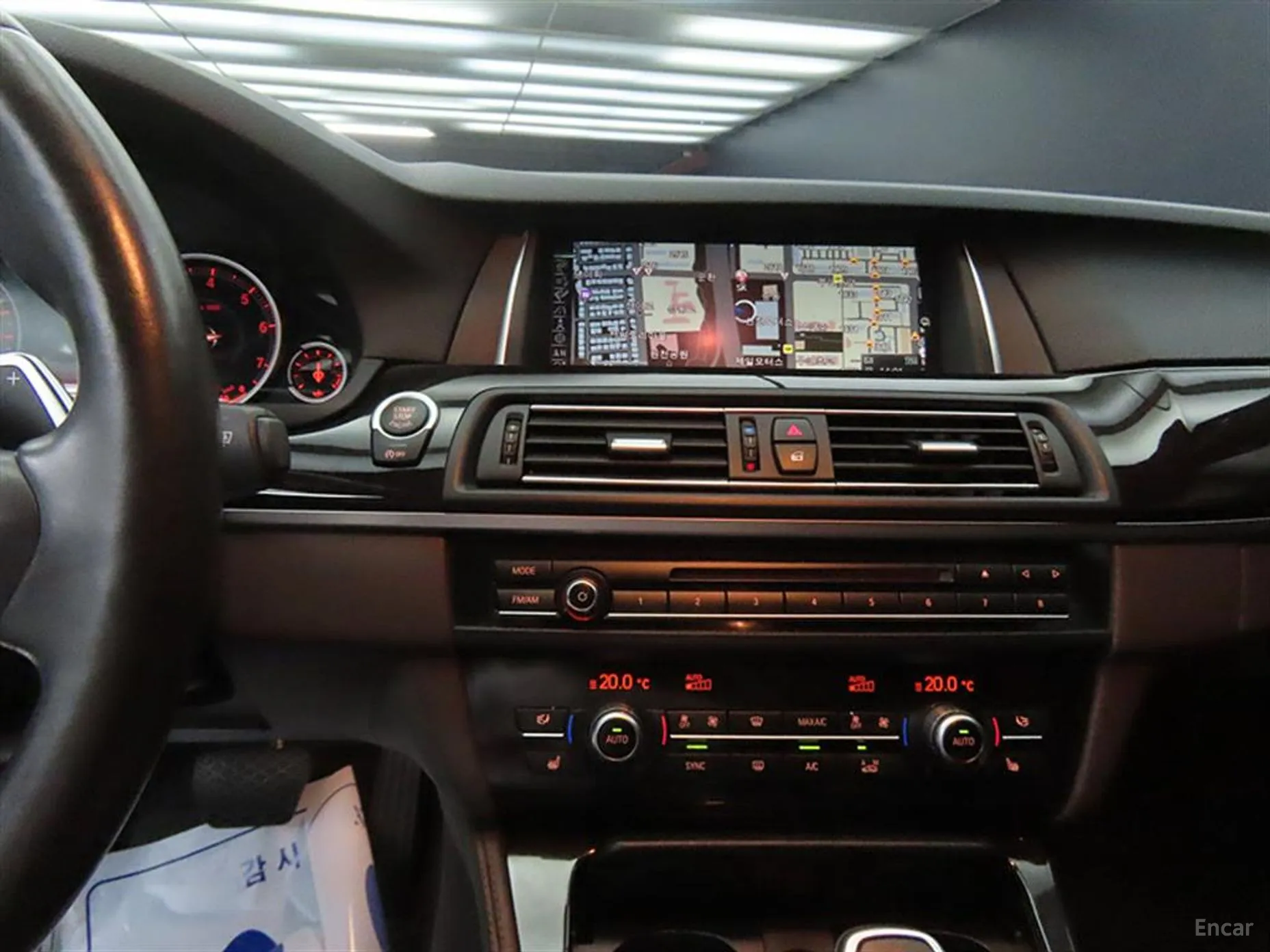 BMW 5 Series (F10) превью 10