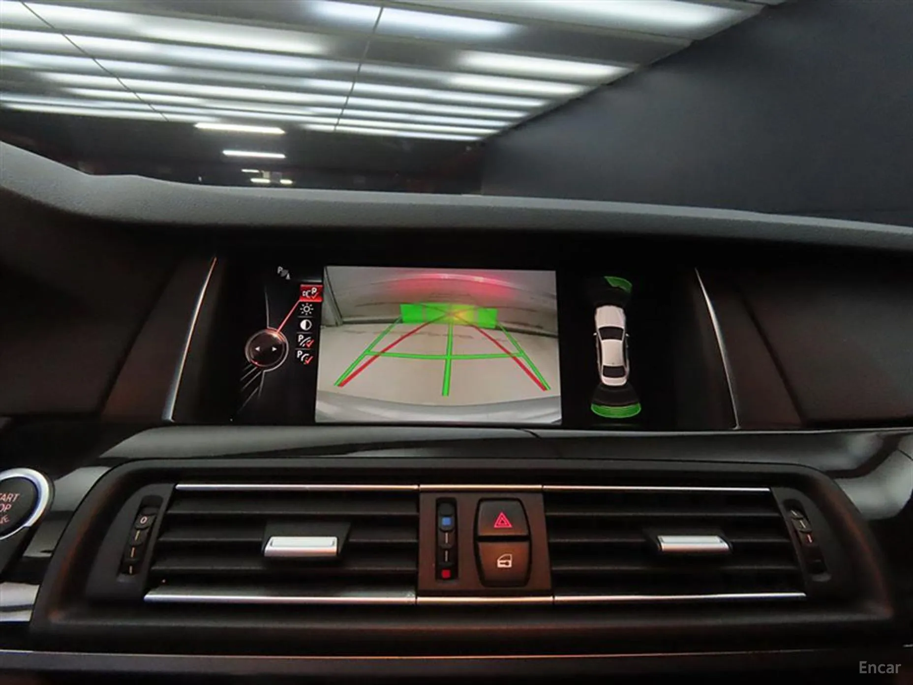 BMW 5 Series (F10) превью 14