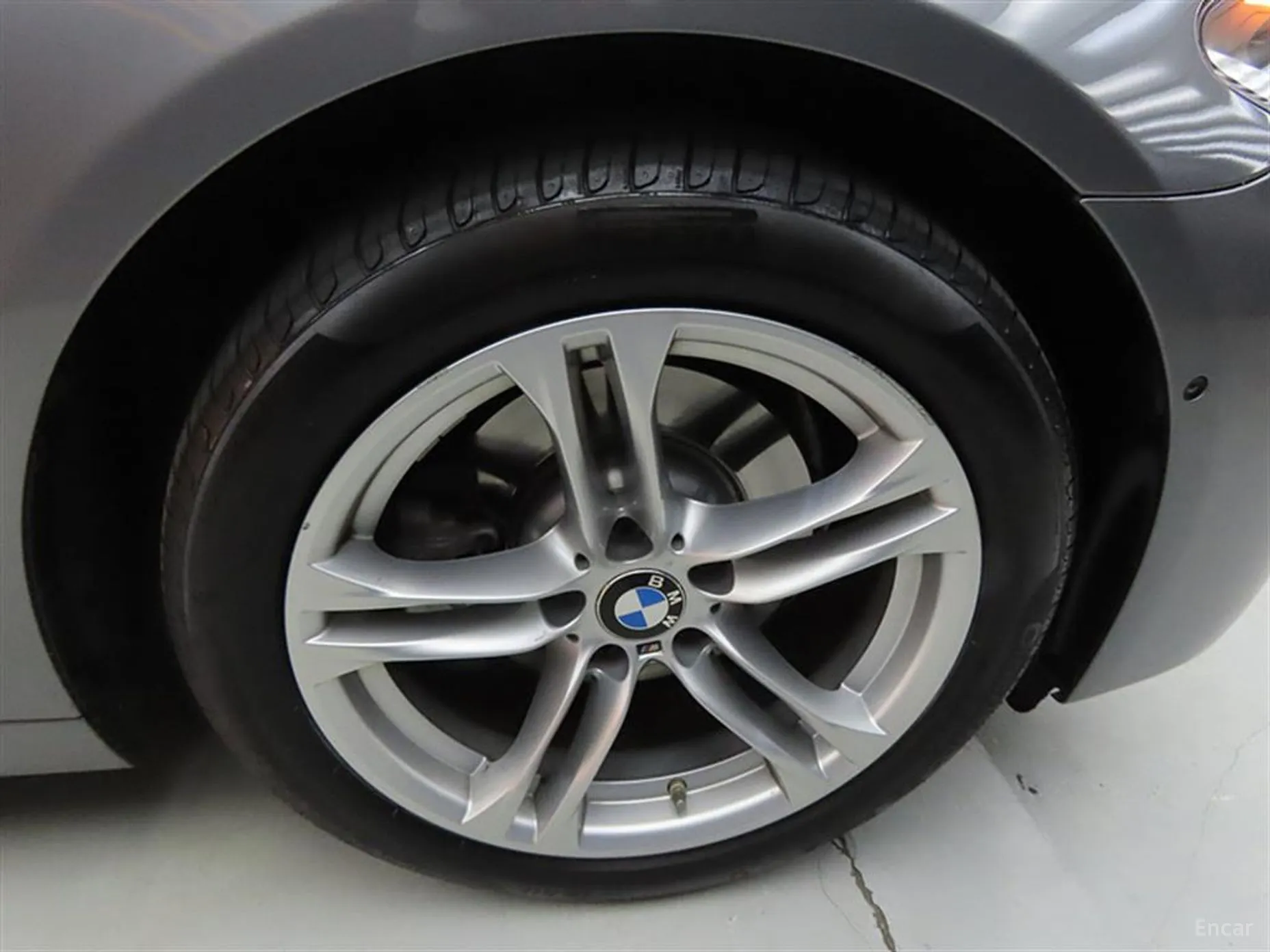 BMW 5 Series (F10) превью 20