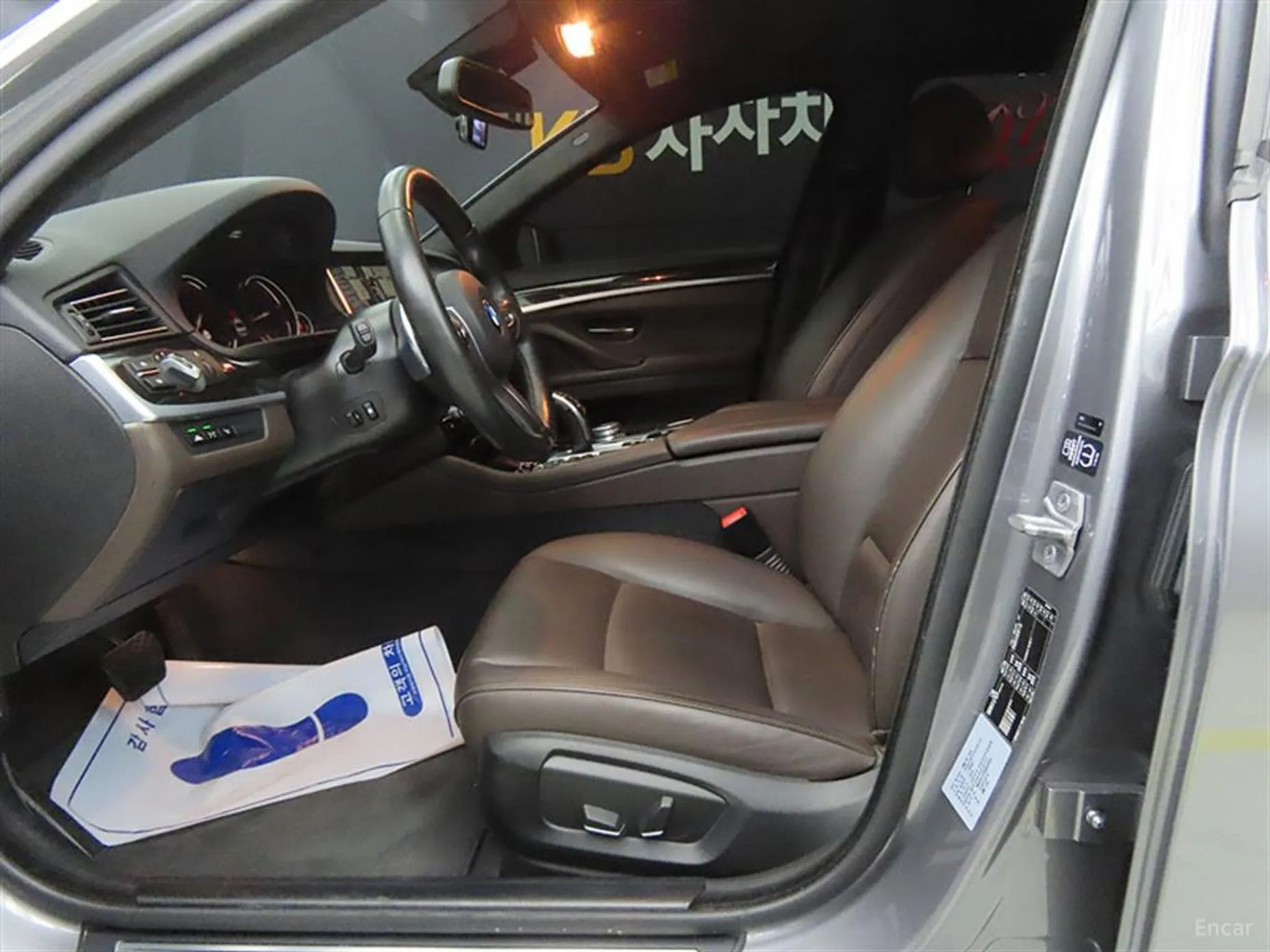 BMW 5 Series (F10) превью 5