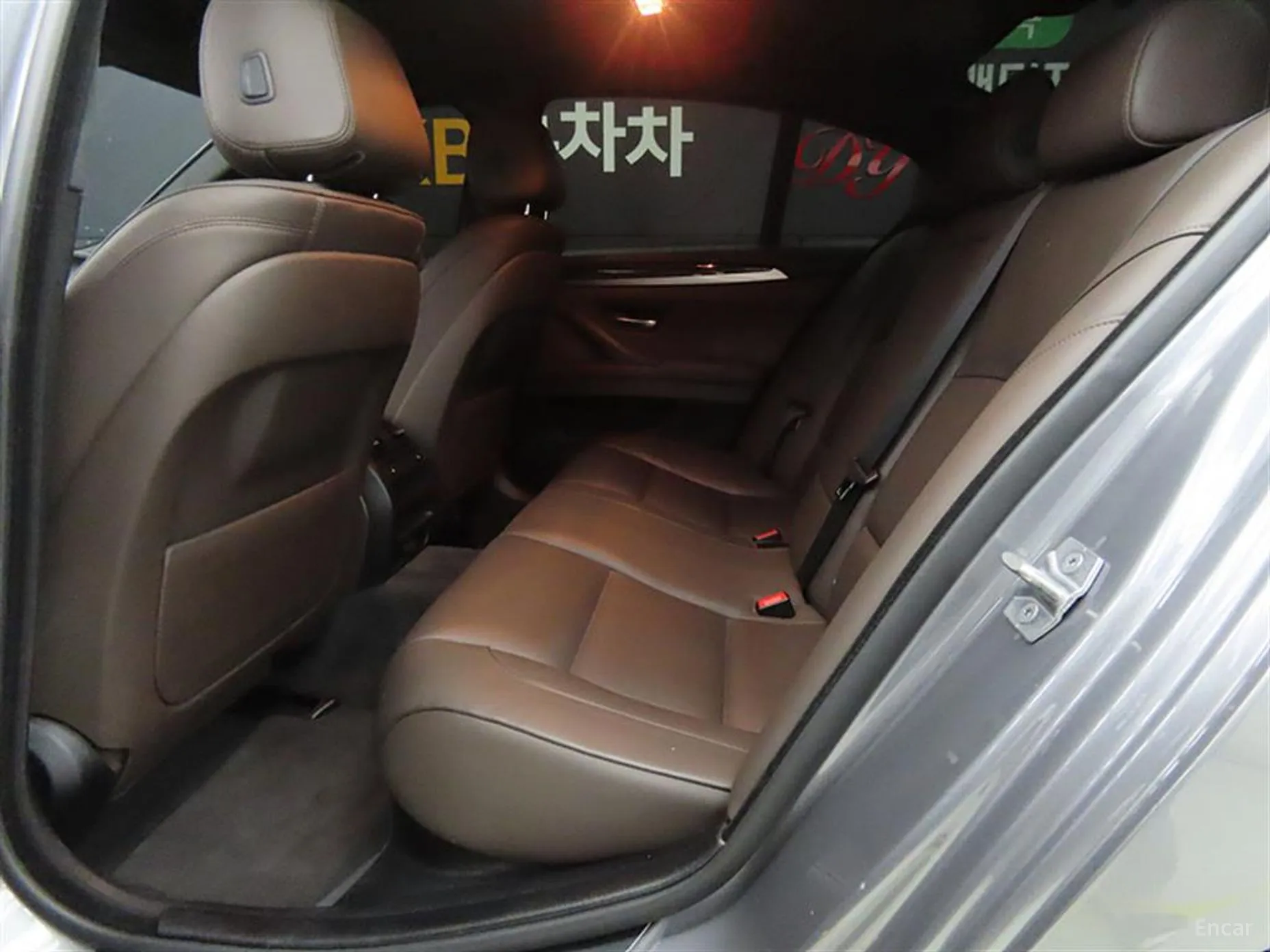 BMW 5 Series (F10) превью 6