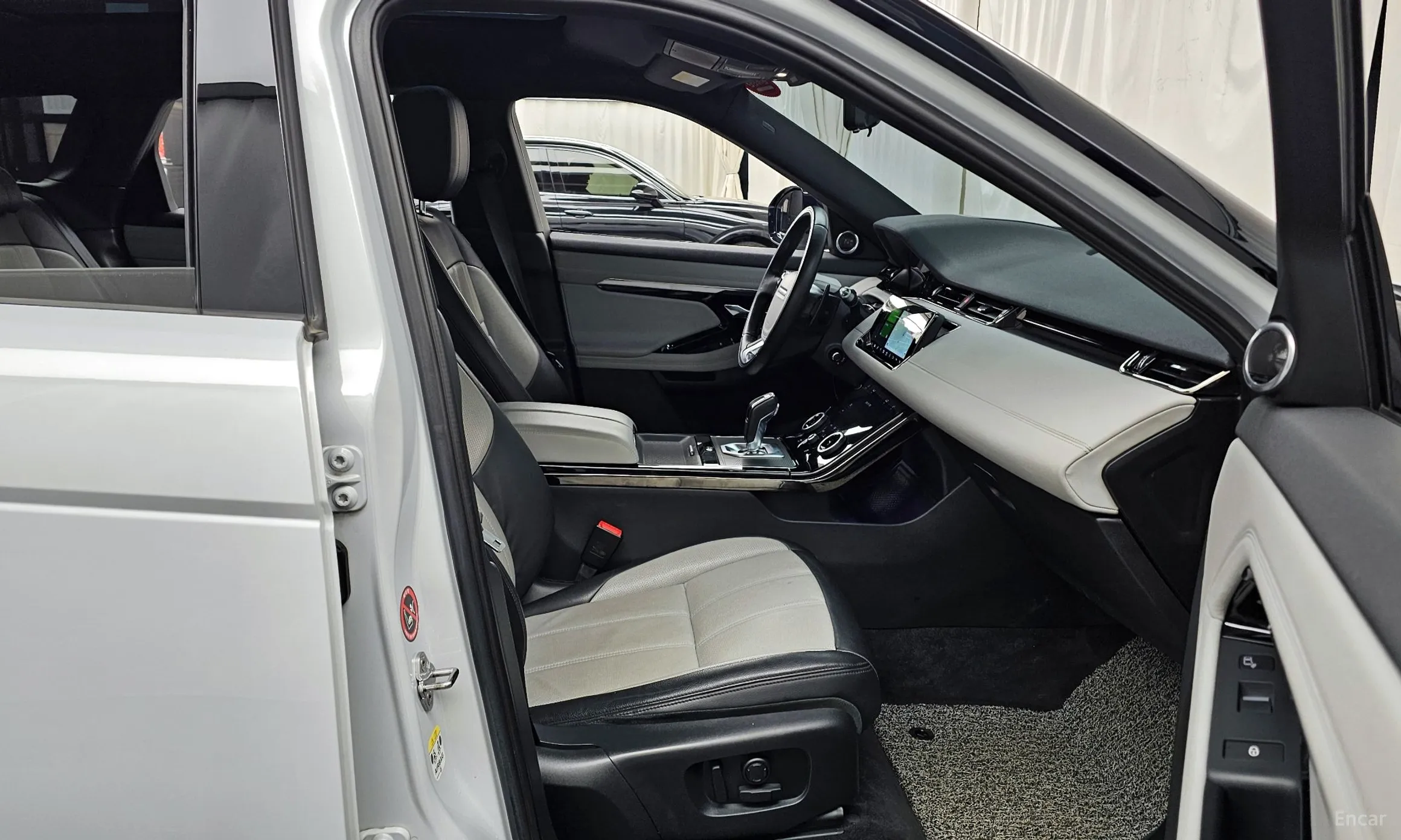 Land Rover Range Rover Evoque 2nd Generation превью 11