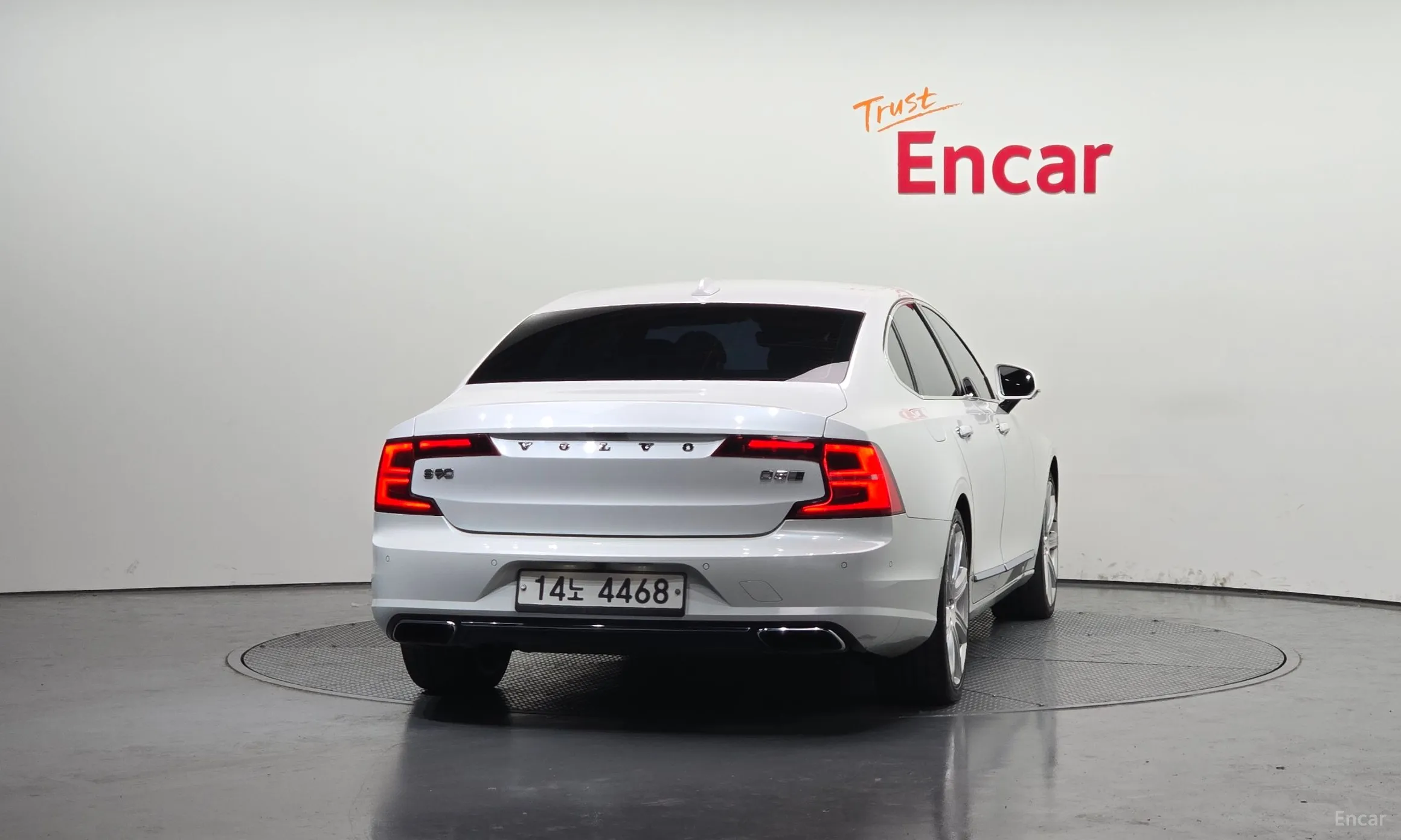 Volvo S90 превью 4