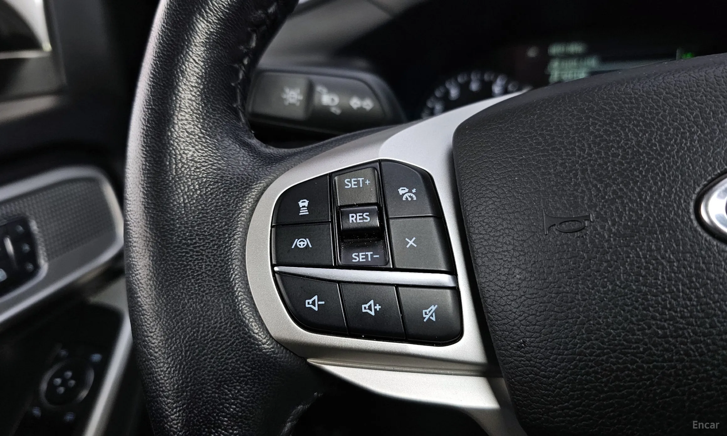 Ford Explorer 6th Generation превью 10