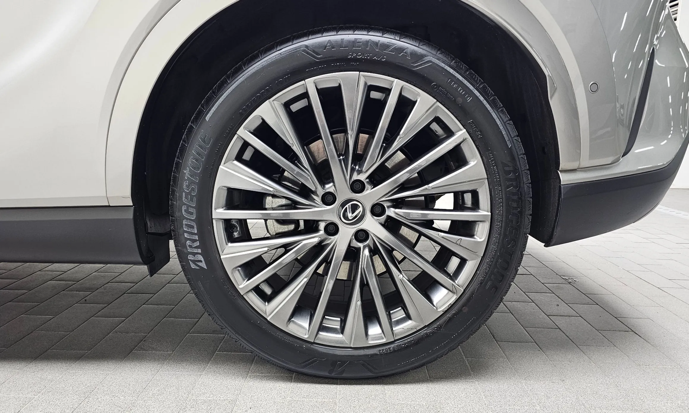 Lexus RX350h 5th Generation превью 5