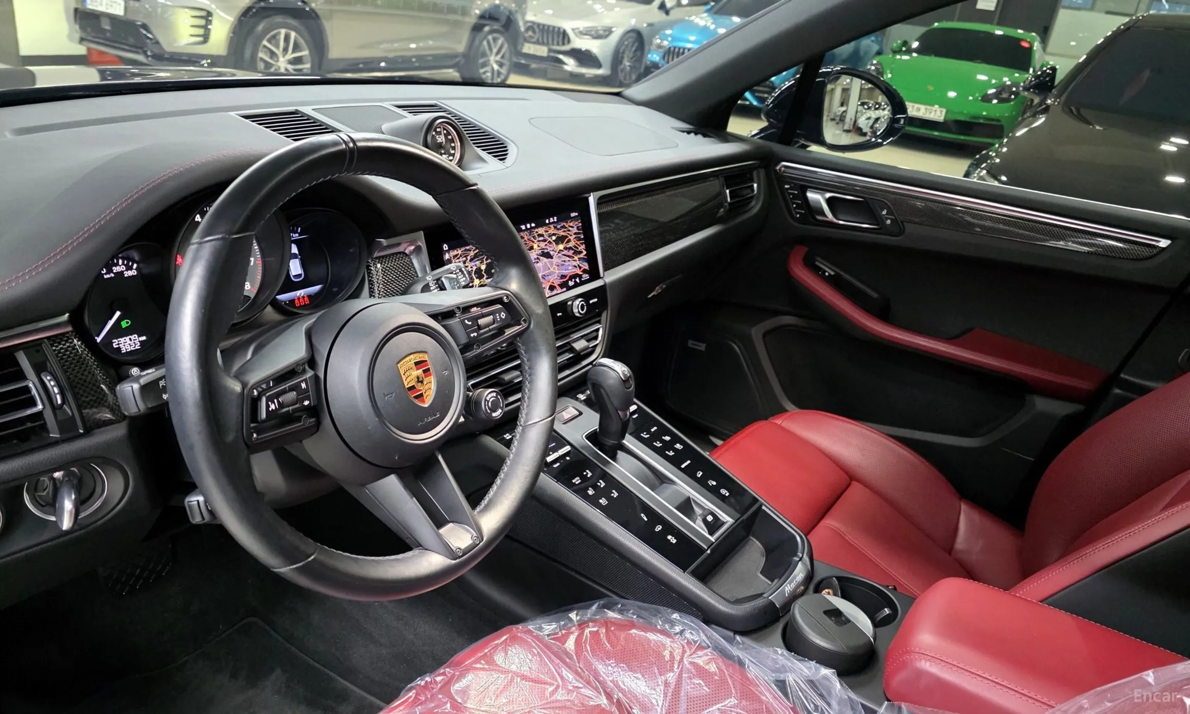 Porsche Macan превью 11