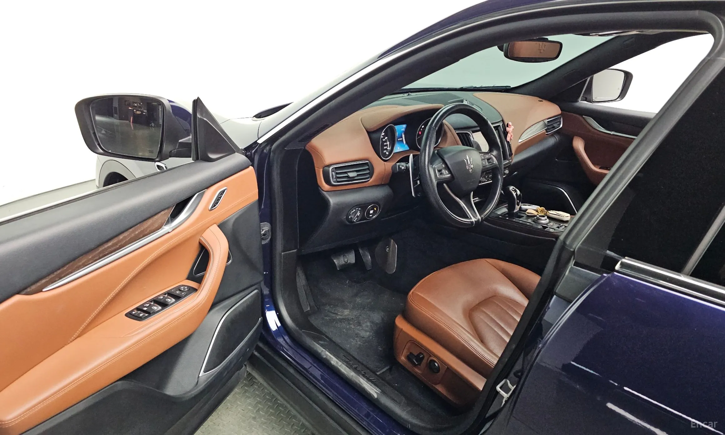 Maserati Levante превью 10
