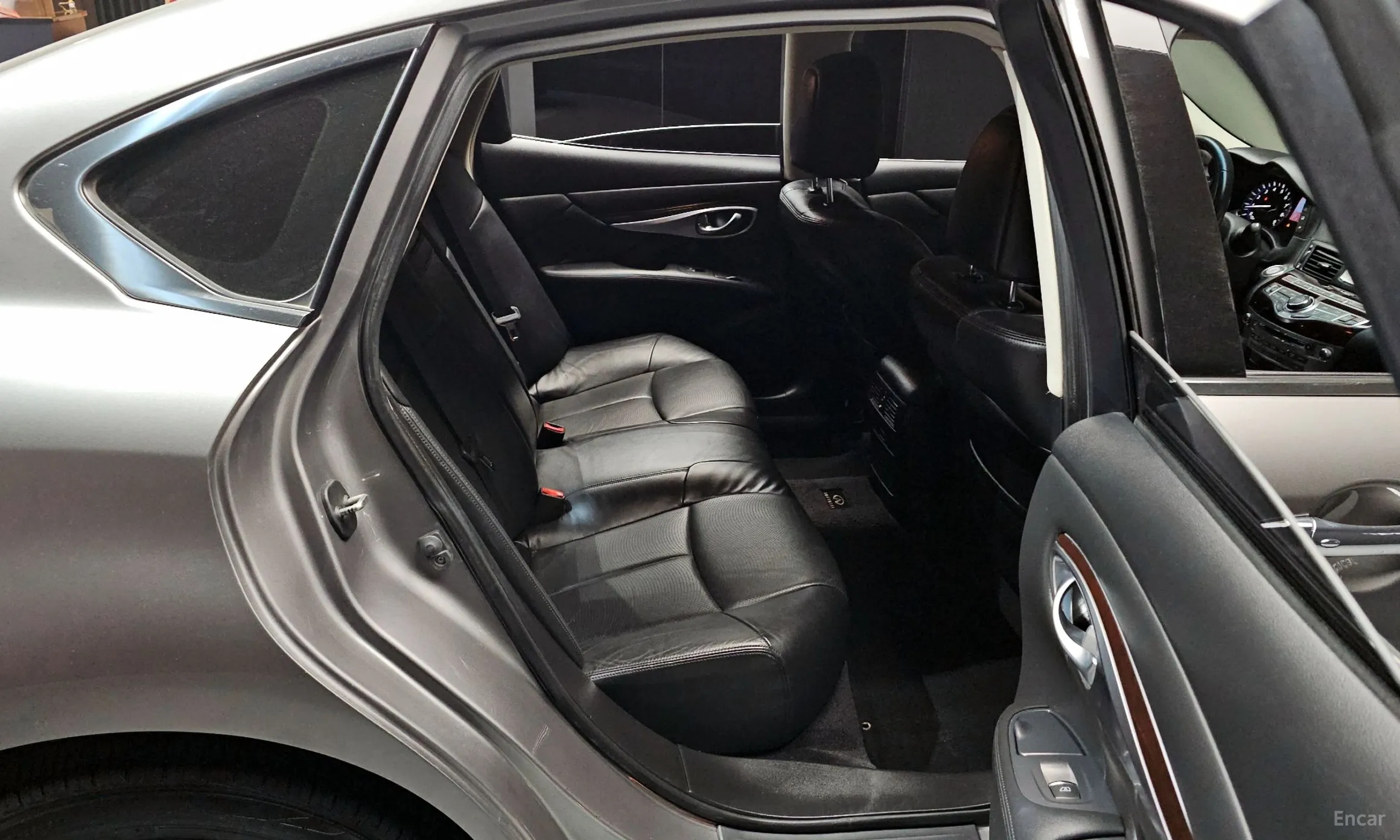 Infiniti M37 превью 13