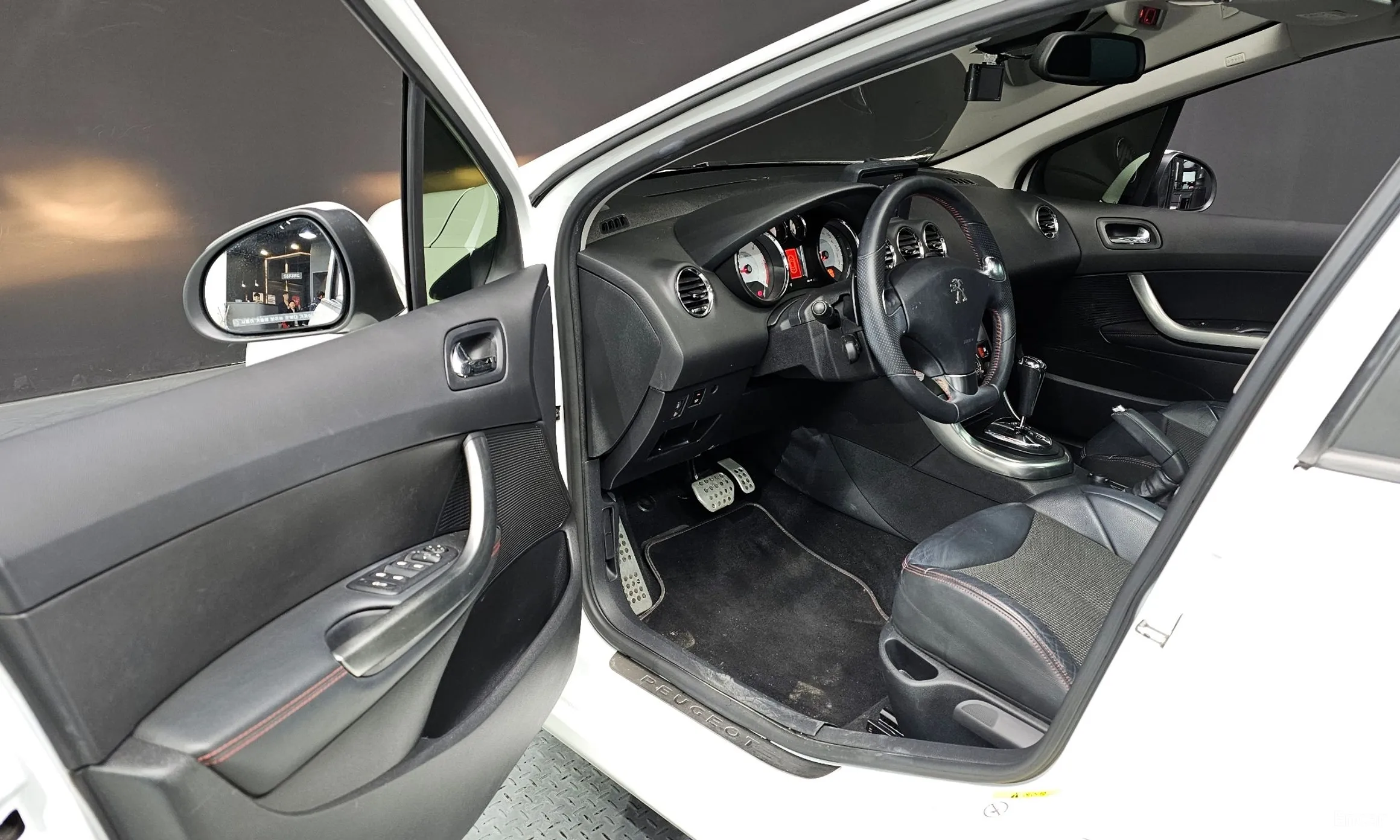 Peugeot 308 превью 10