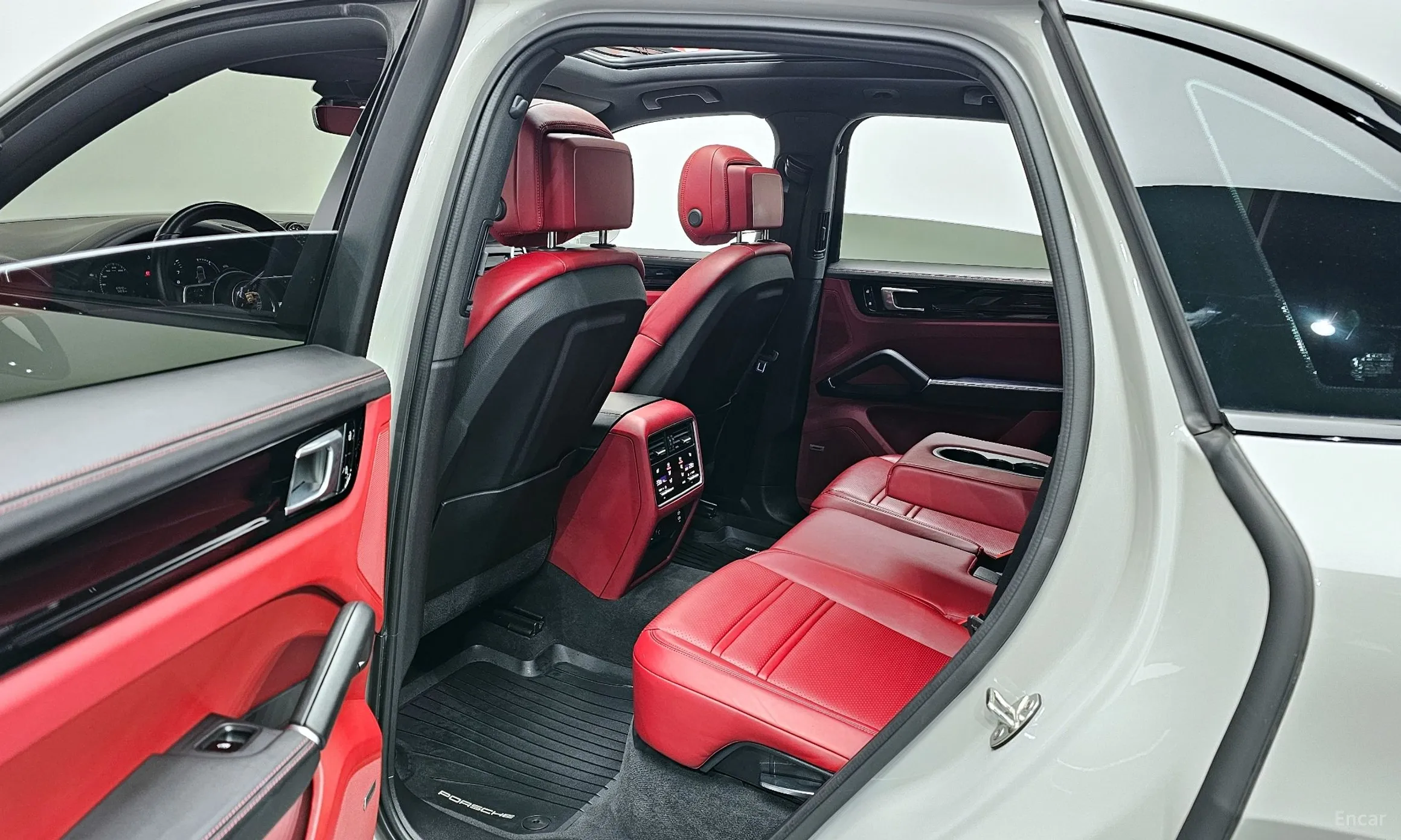 Porsche Cayenne (PO536) превью 11