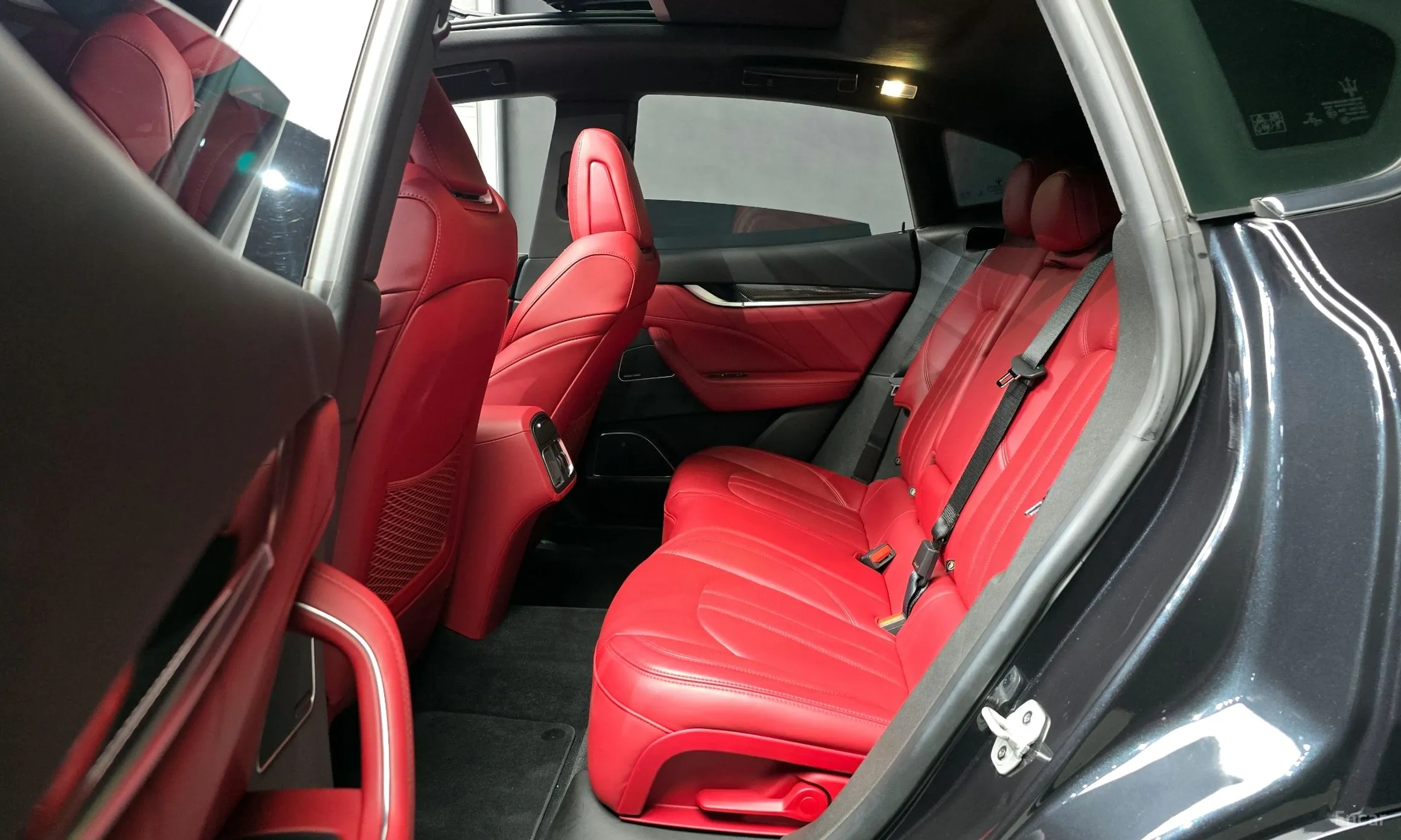 Maserati Levante превью 13
