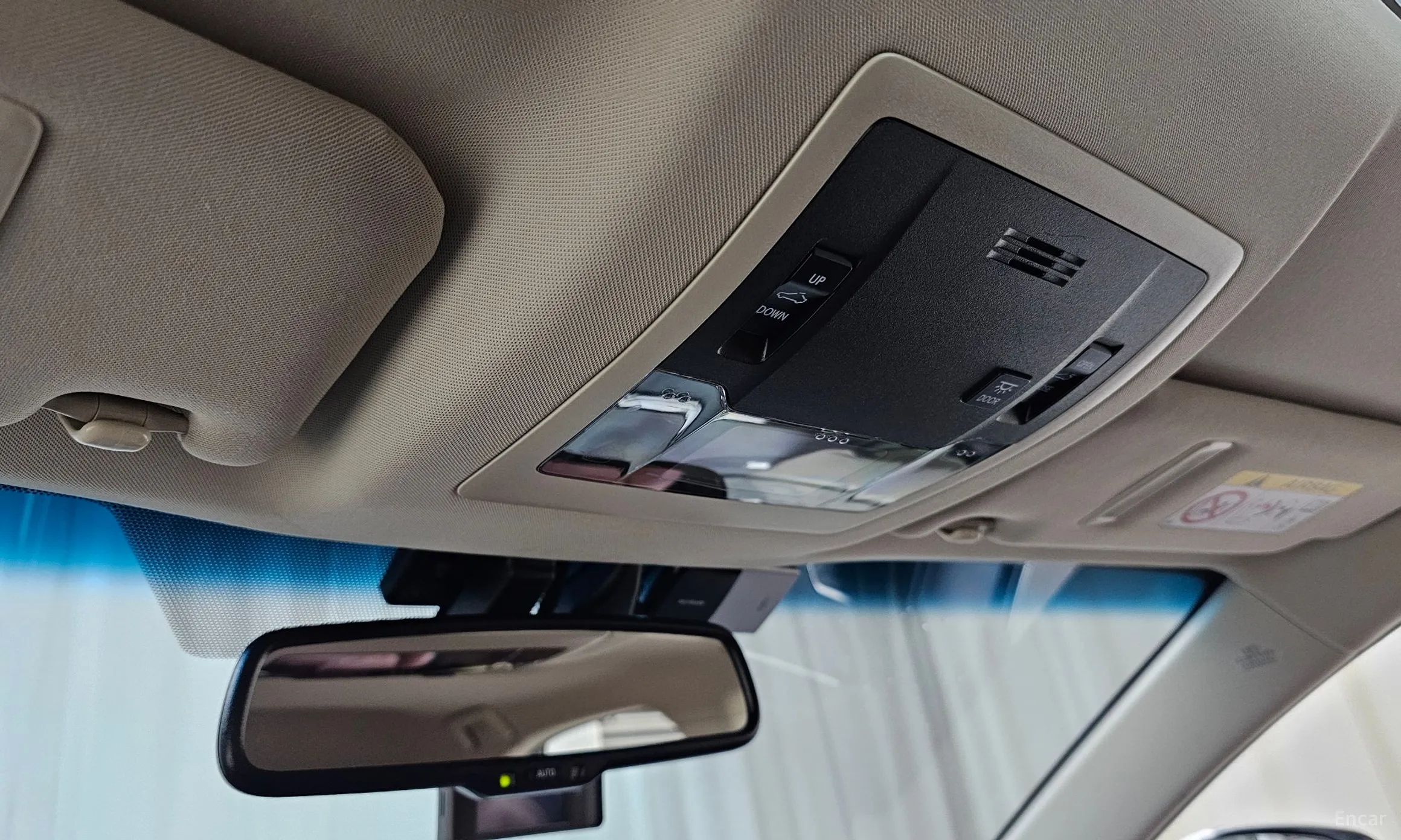 Lexus NX300h превью 17