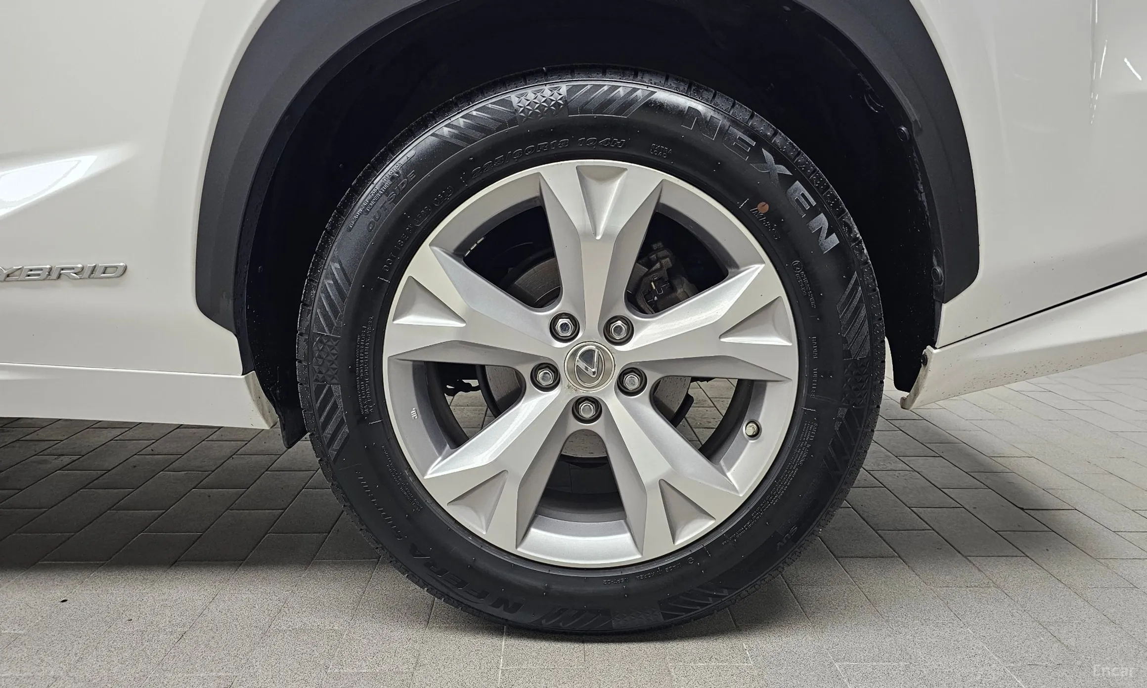 Lexus NX300h превью 5