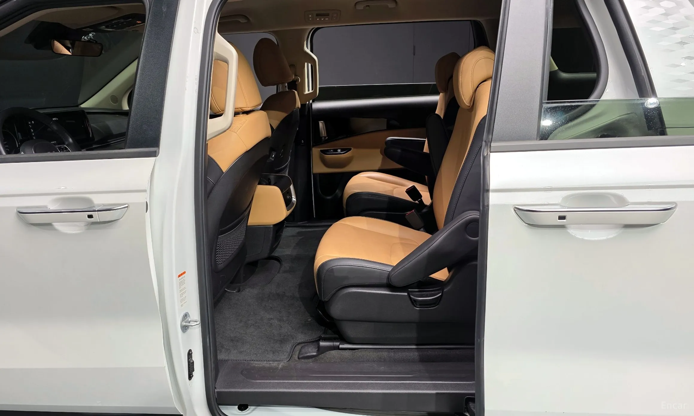 Kia Carnival Gen 4 превью 12