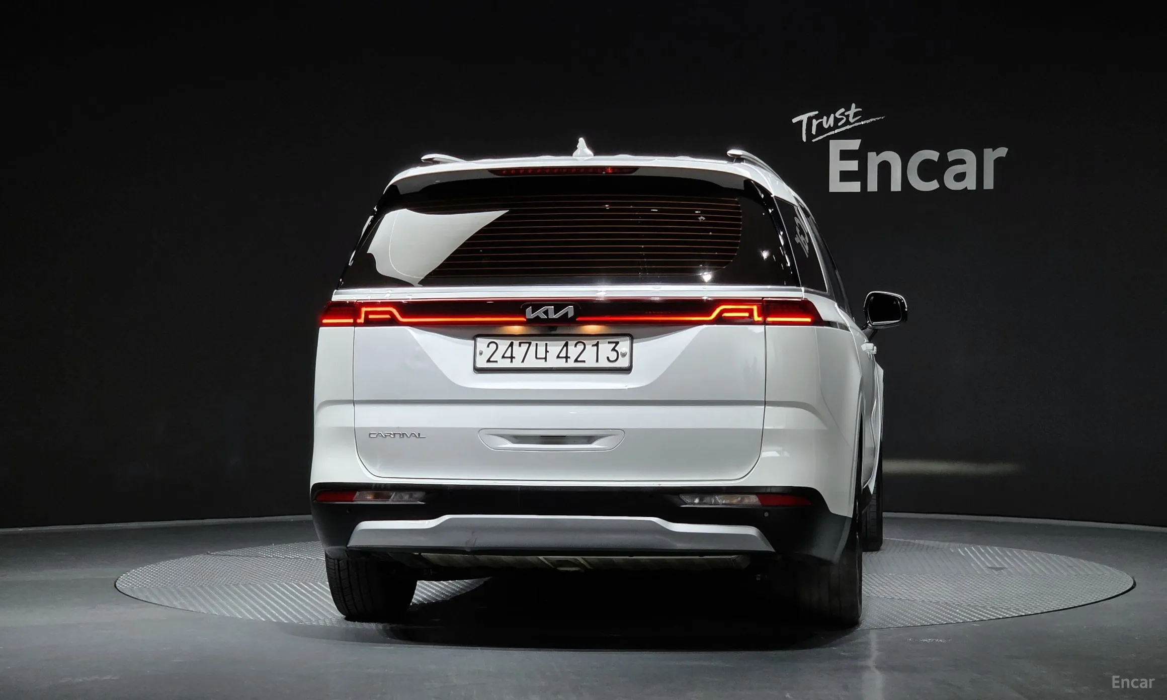 Kia Carnival Gen 4 превью 4