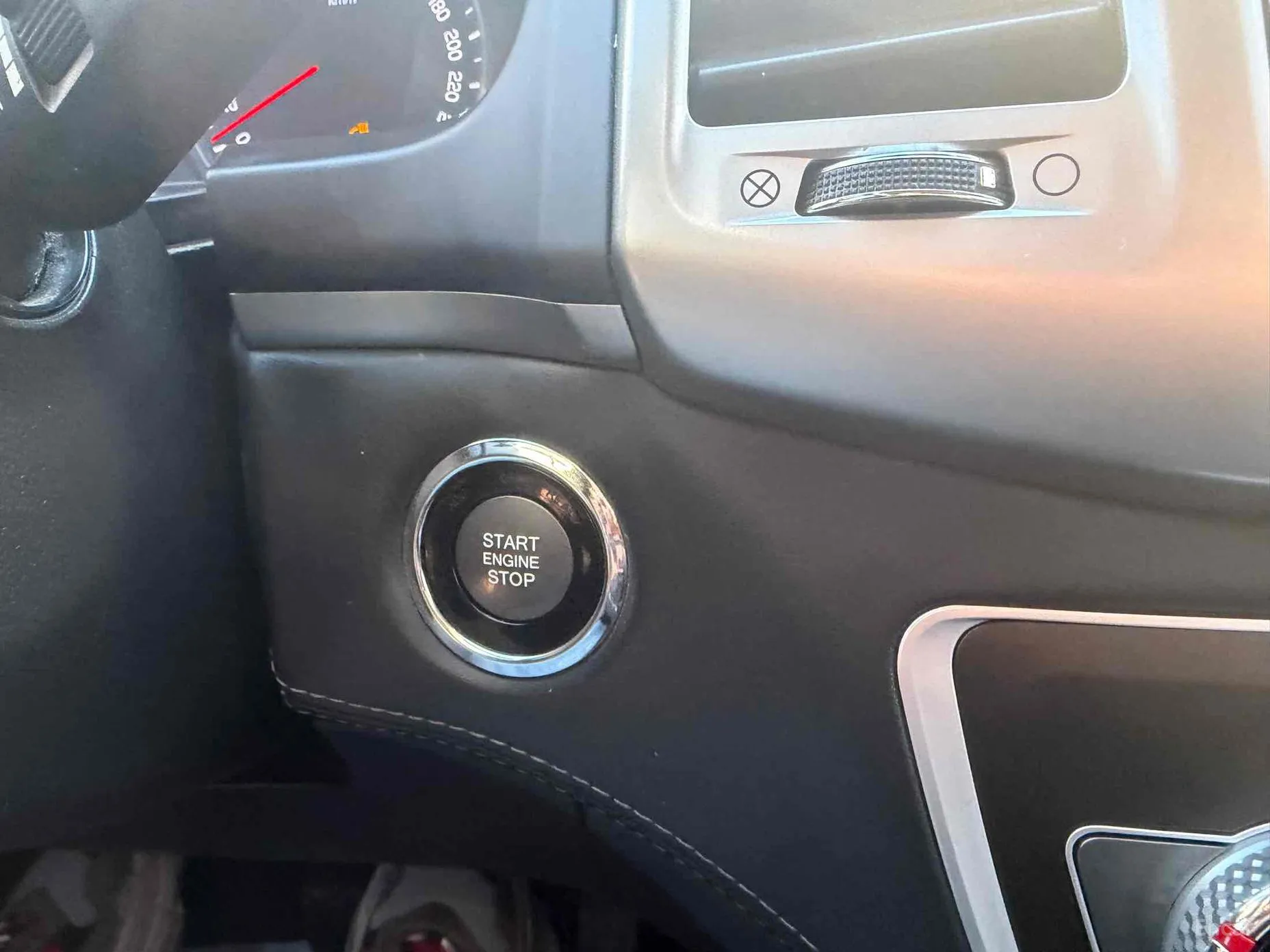 KG Mobility (SsangYong) Rexton Sports превью 13