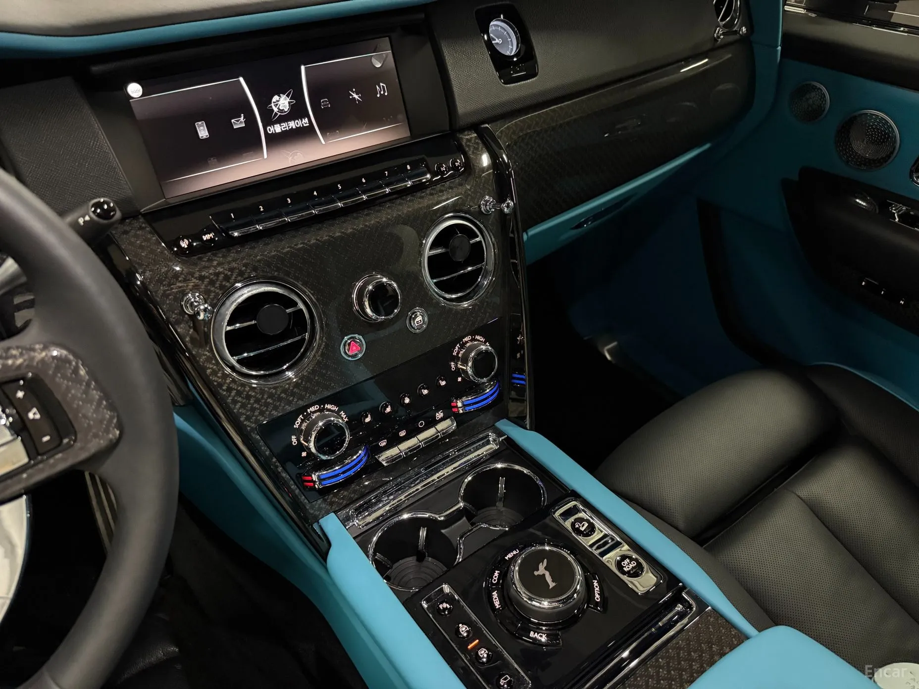 Rolls-Royce Cullinan превью 16