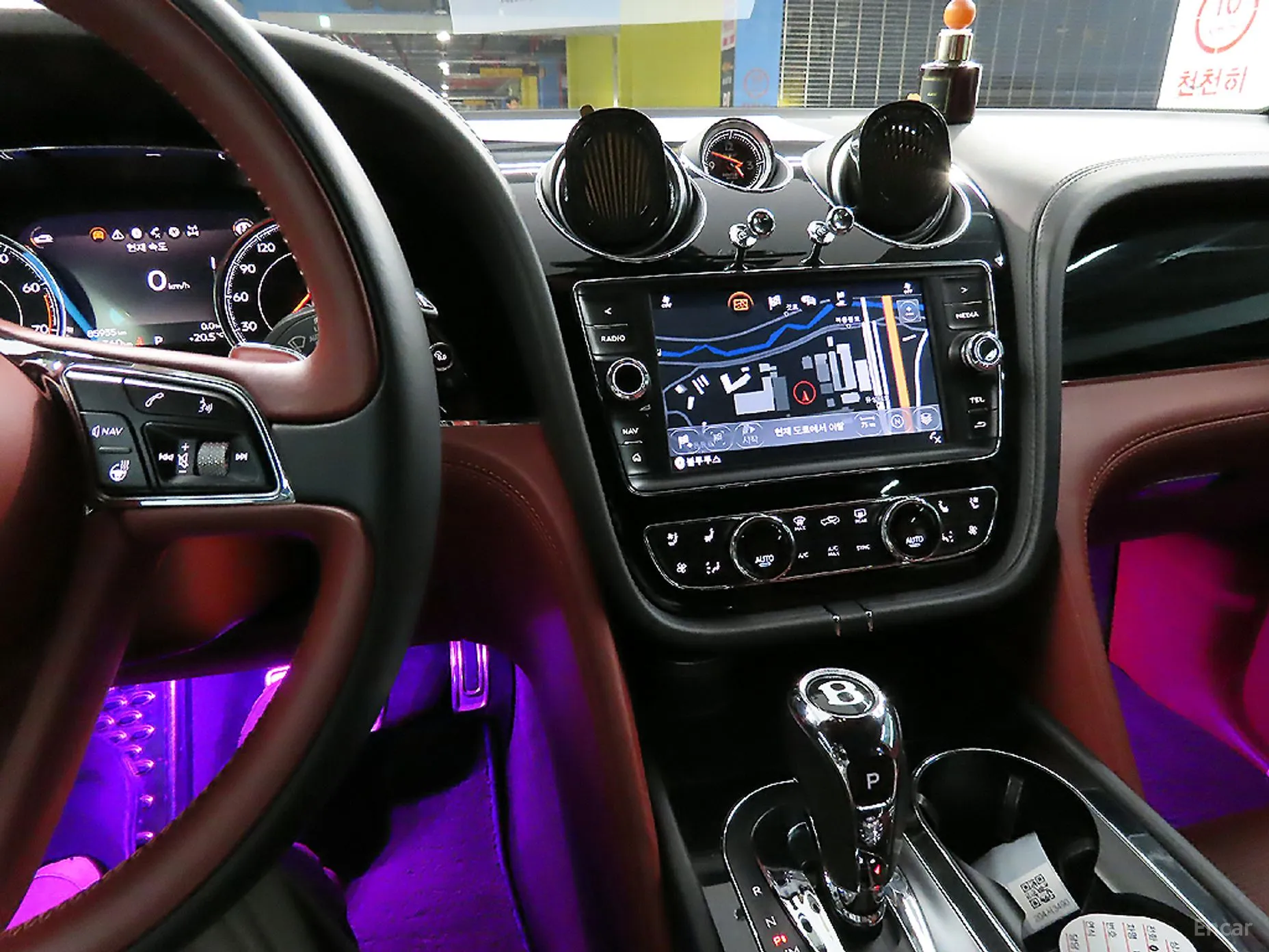 Bentley Bentayga превью 12