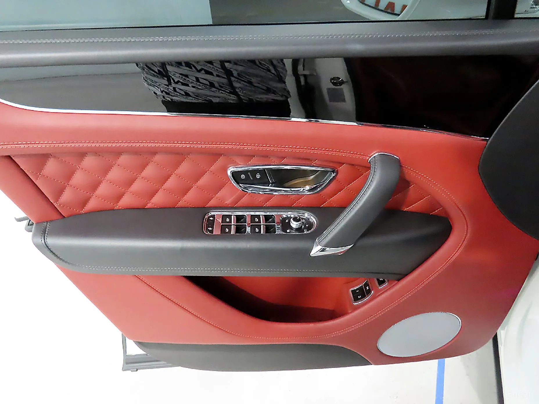 Bentley Bentayga превью 15