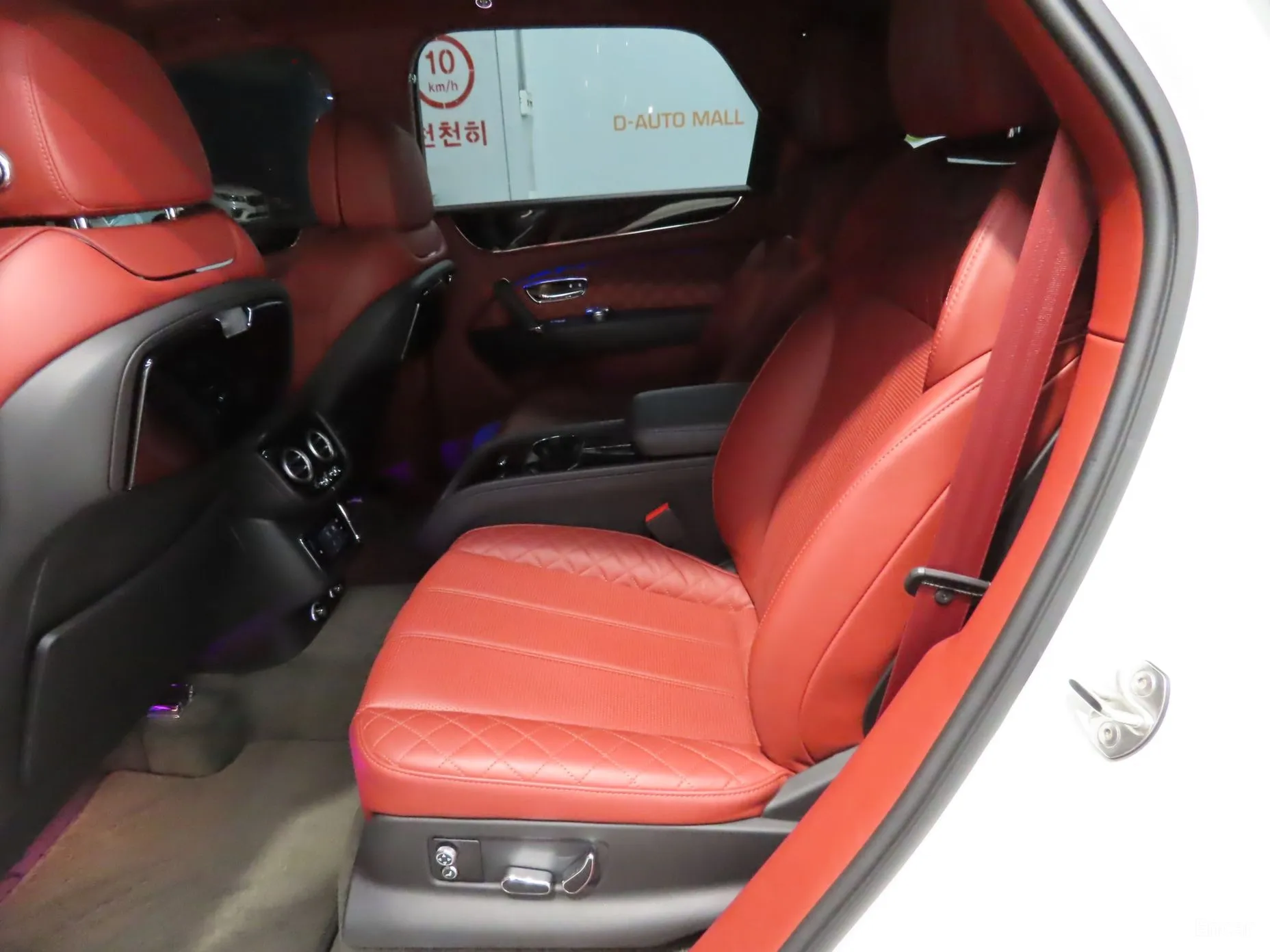 Bentley Bentayga превью 7