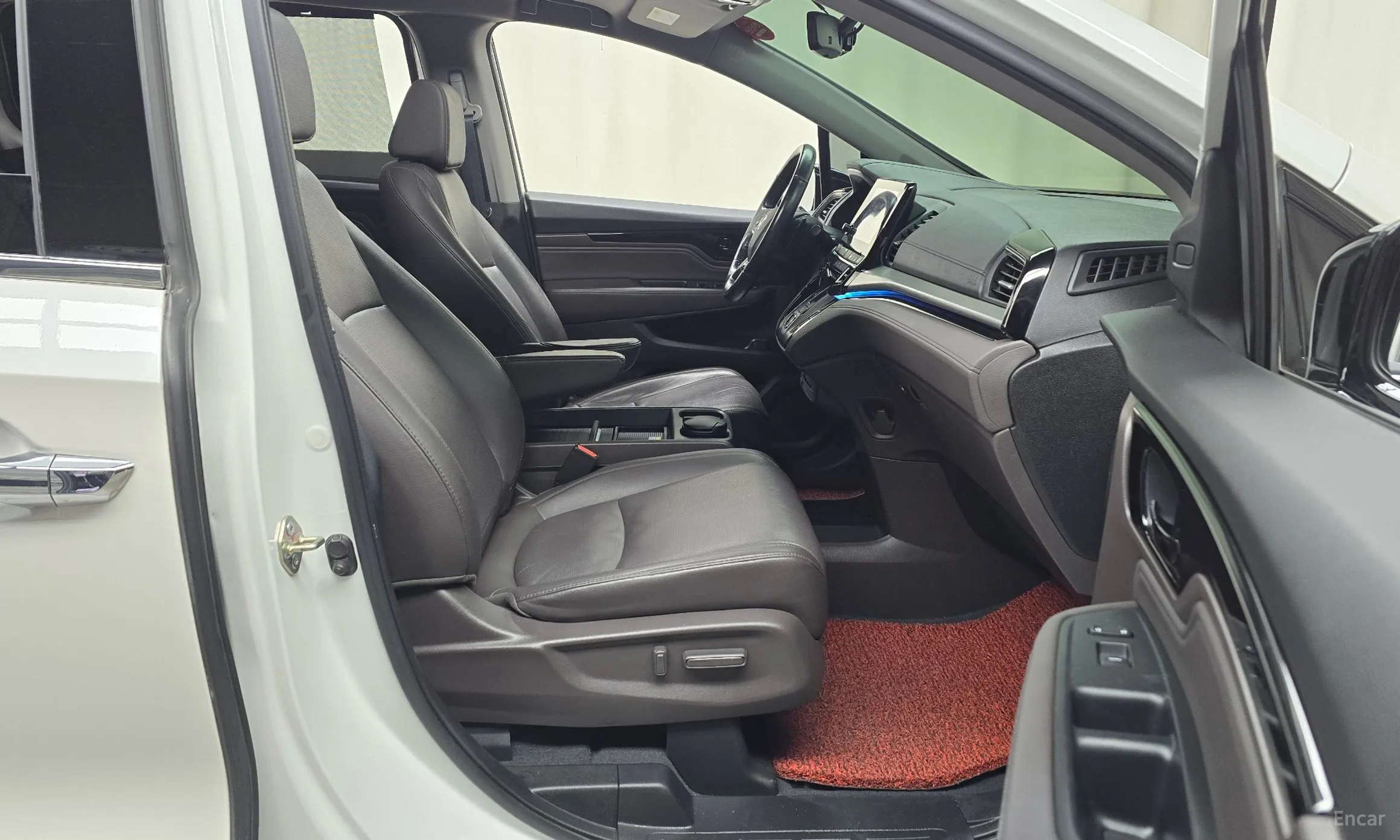 Honda Odyssey превью 11