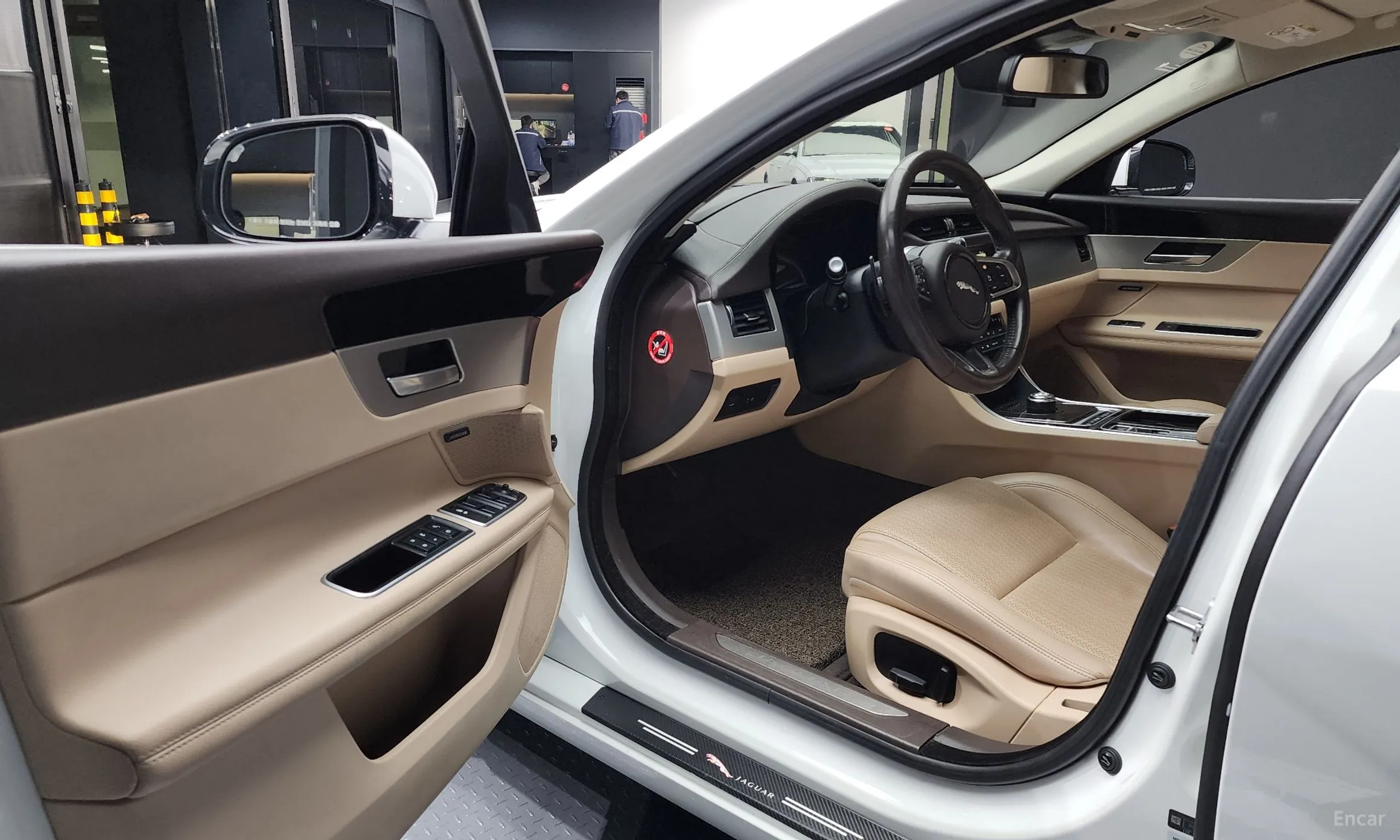 Jaguar XF (x260) превью 11