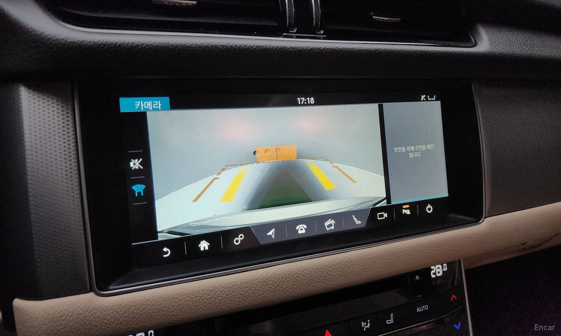 Jaguar XF (x260) превью 16