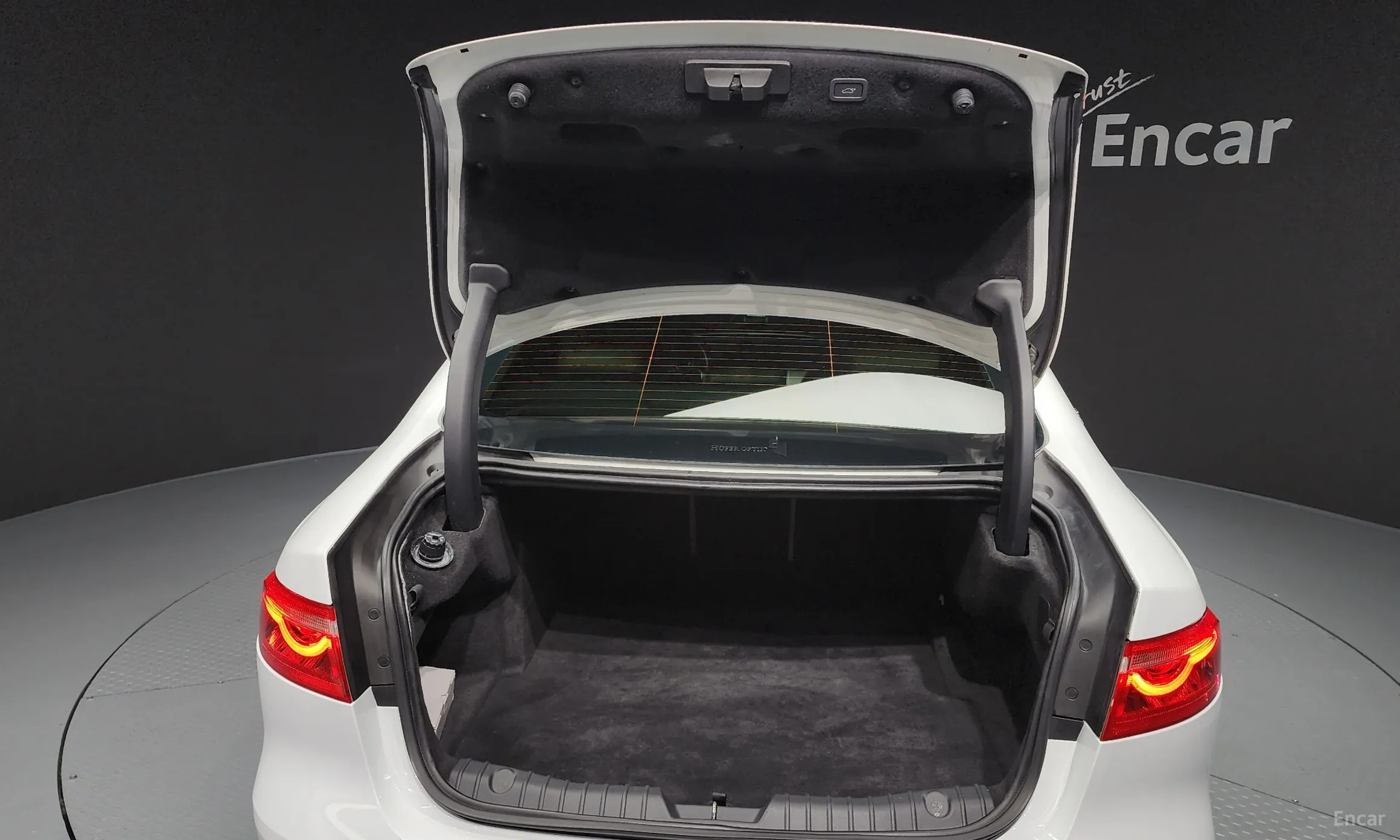 Jaguar XF (x260) превью 20