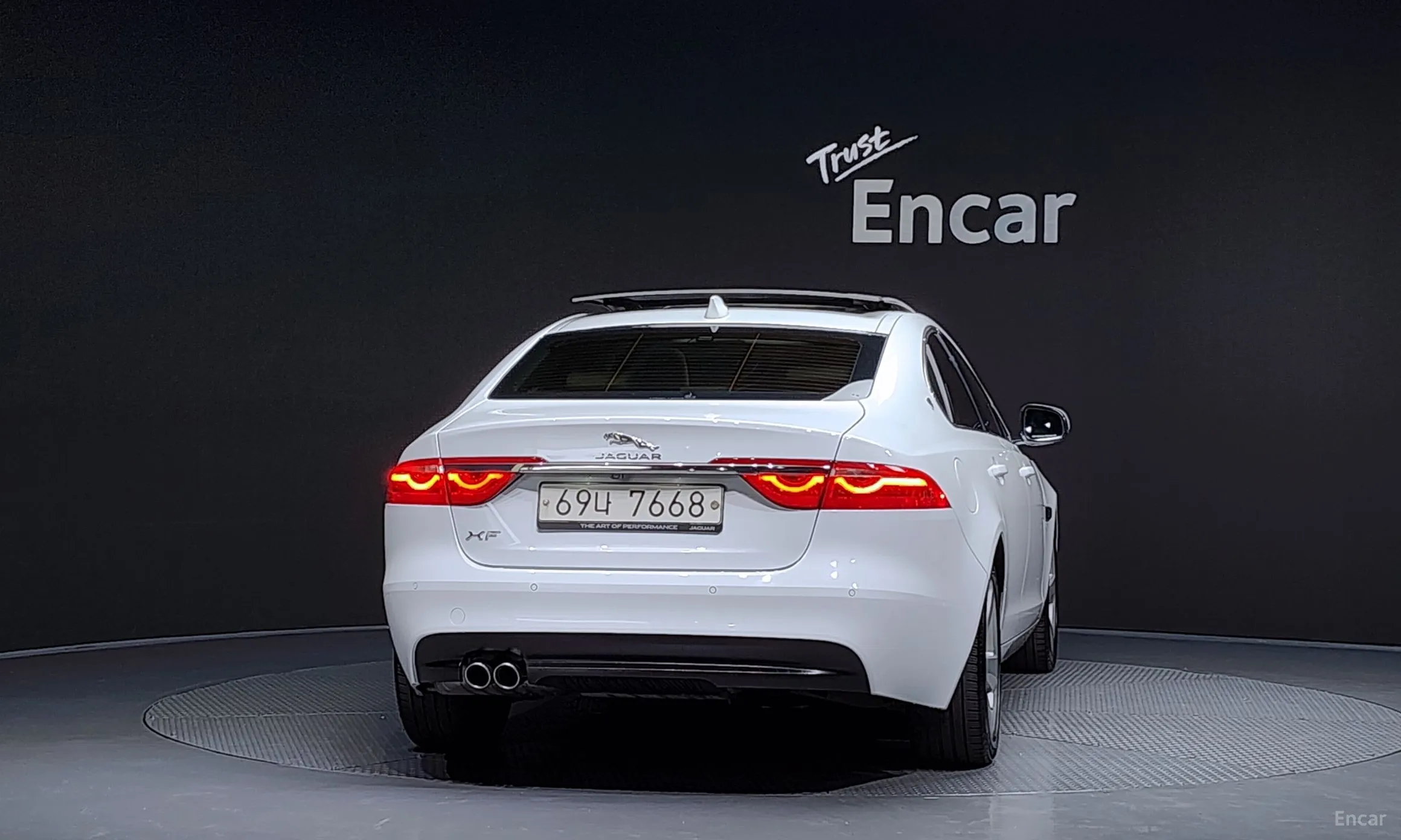 Jaguar XF (x260) превью 4
