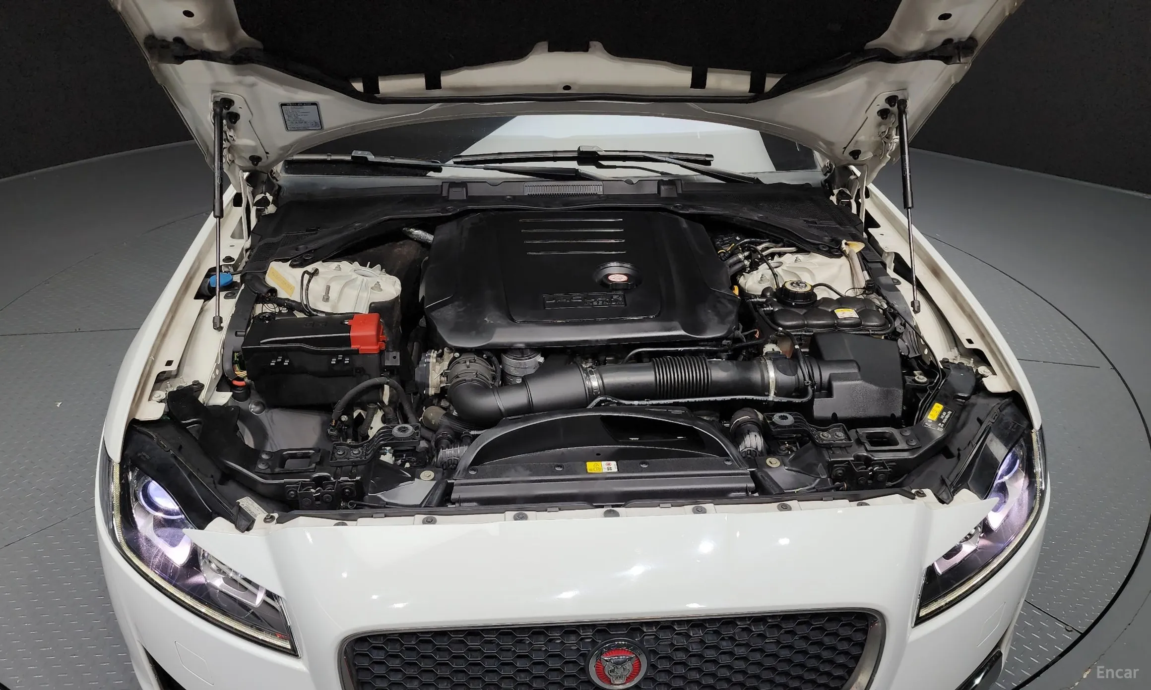 Jaguar XF (x260) превью 6