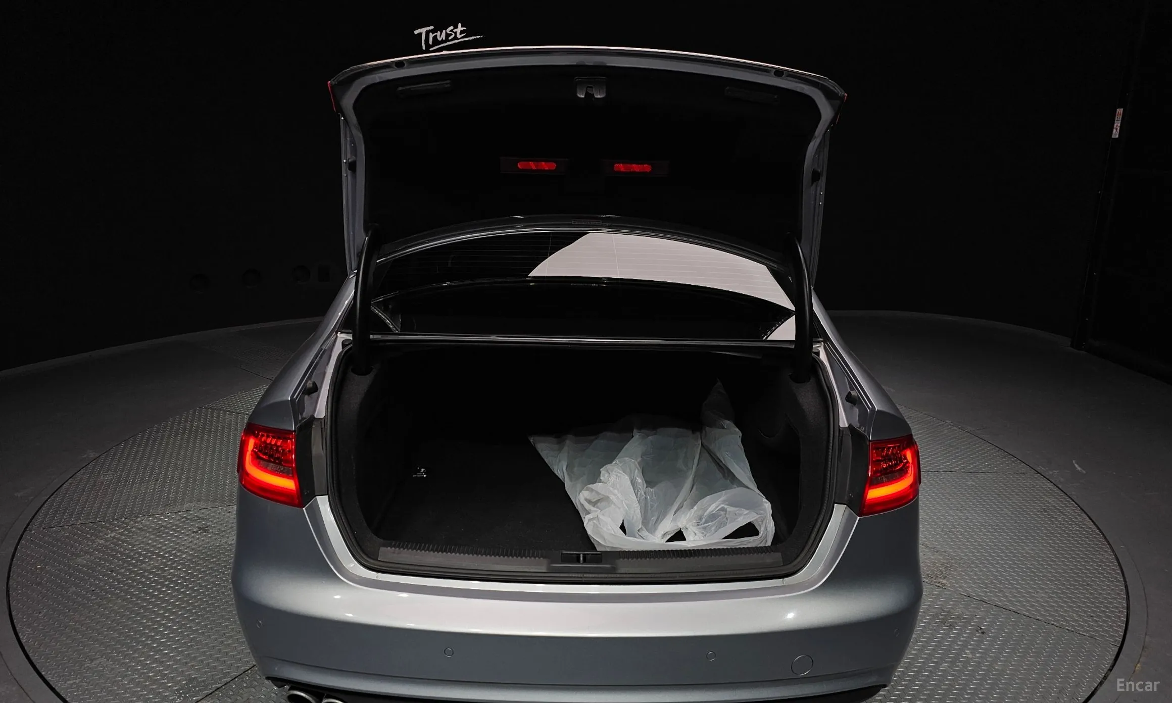Audi New A4 превью 20