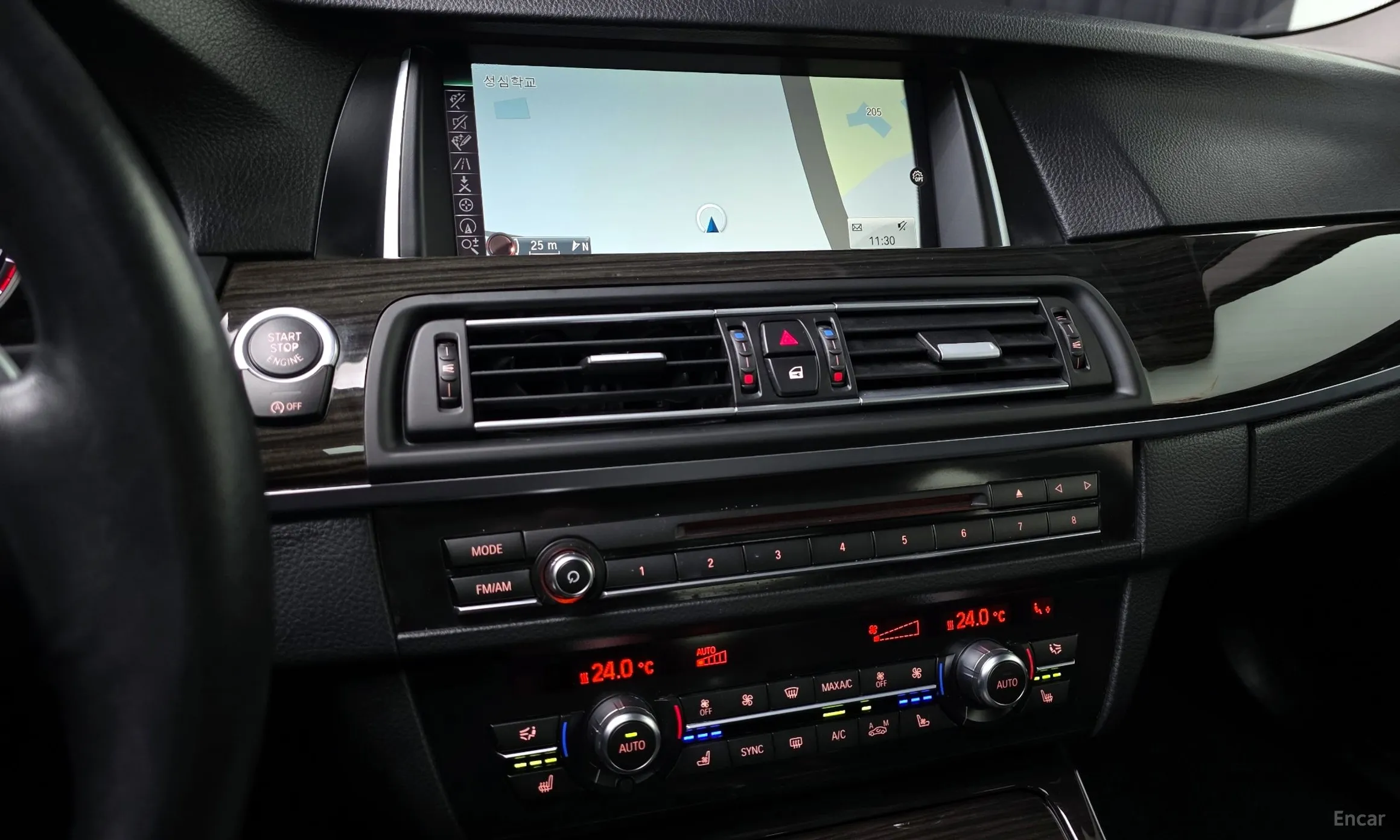BMW 5 Series (F10) превью 12