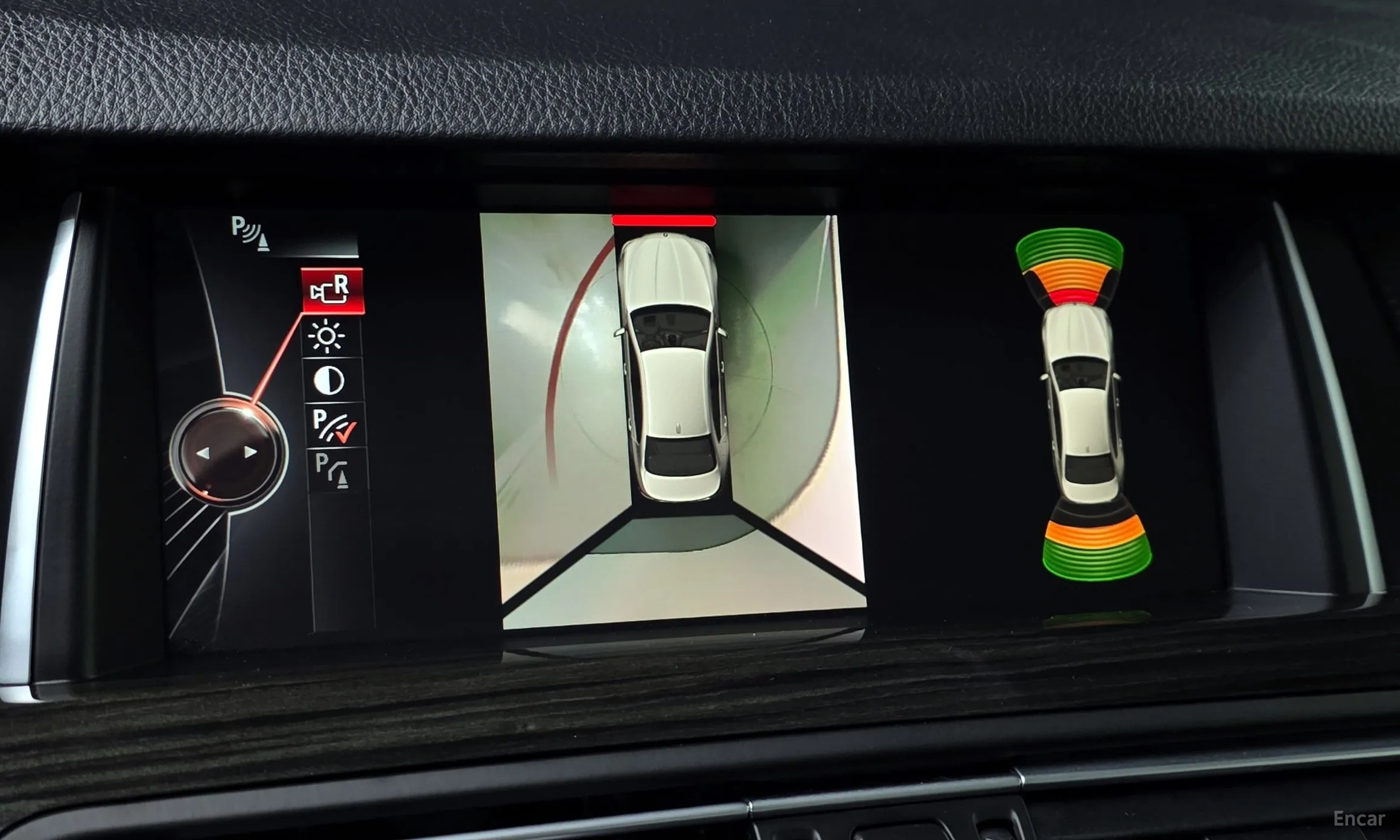 BMW 5 Series (F10) превью 14
