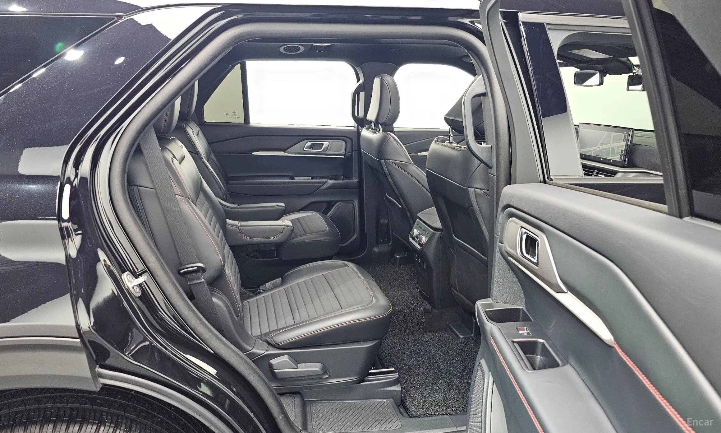 Ford Explorer 6th Generation превью 11
