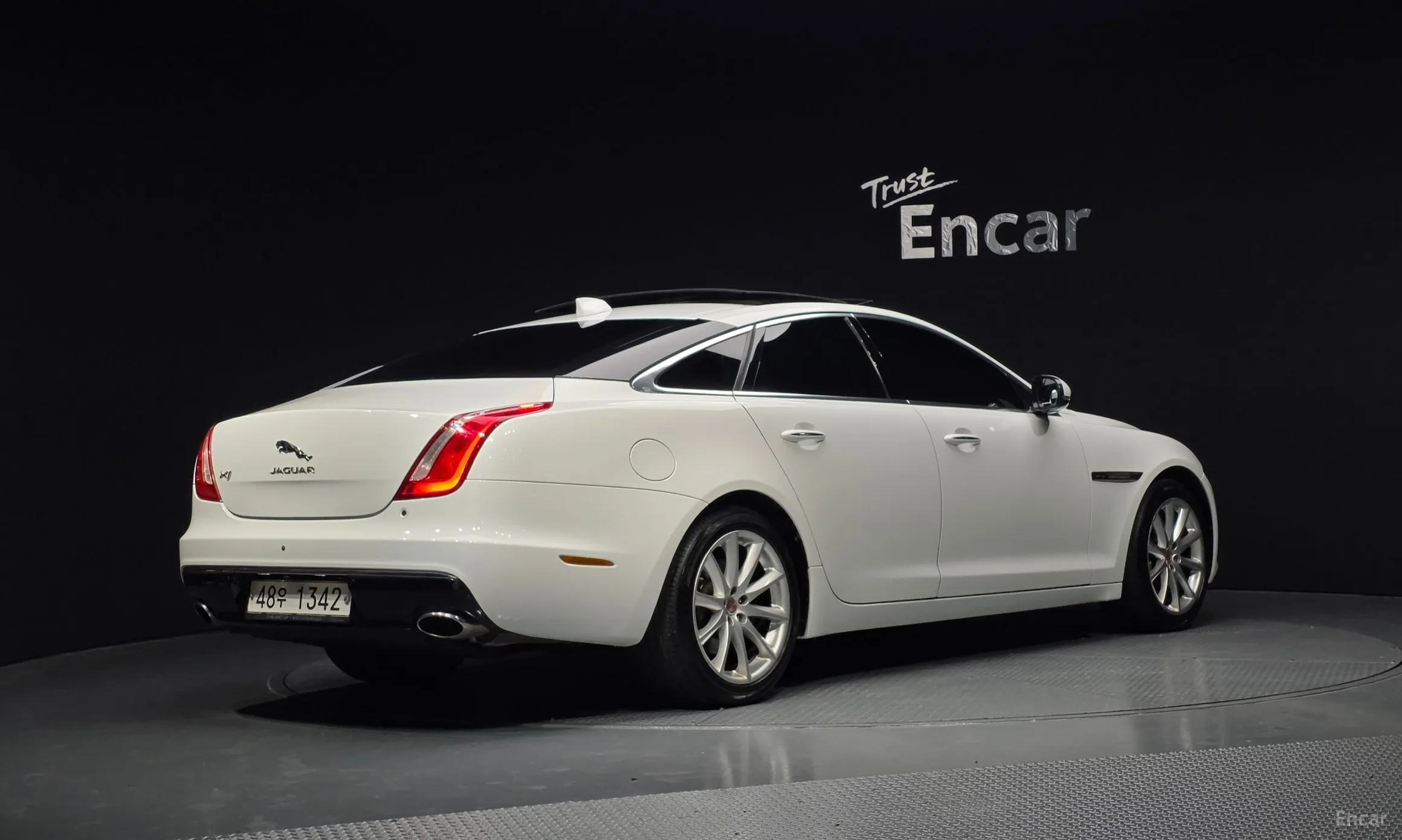Jaguar All New XJ