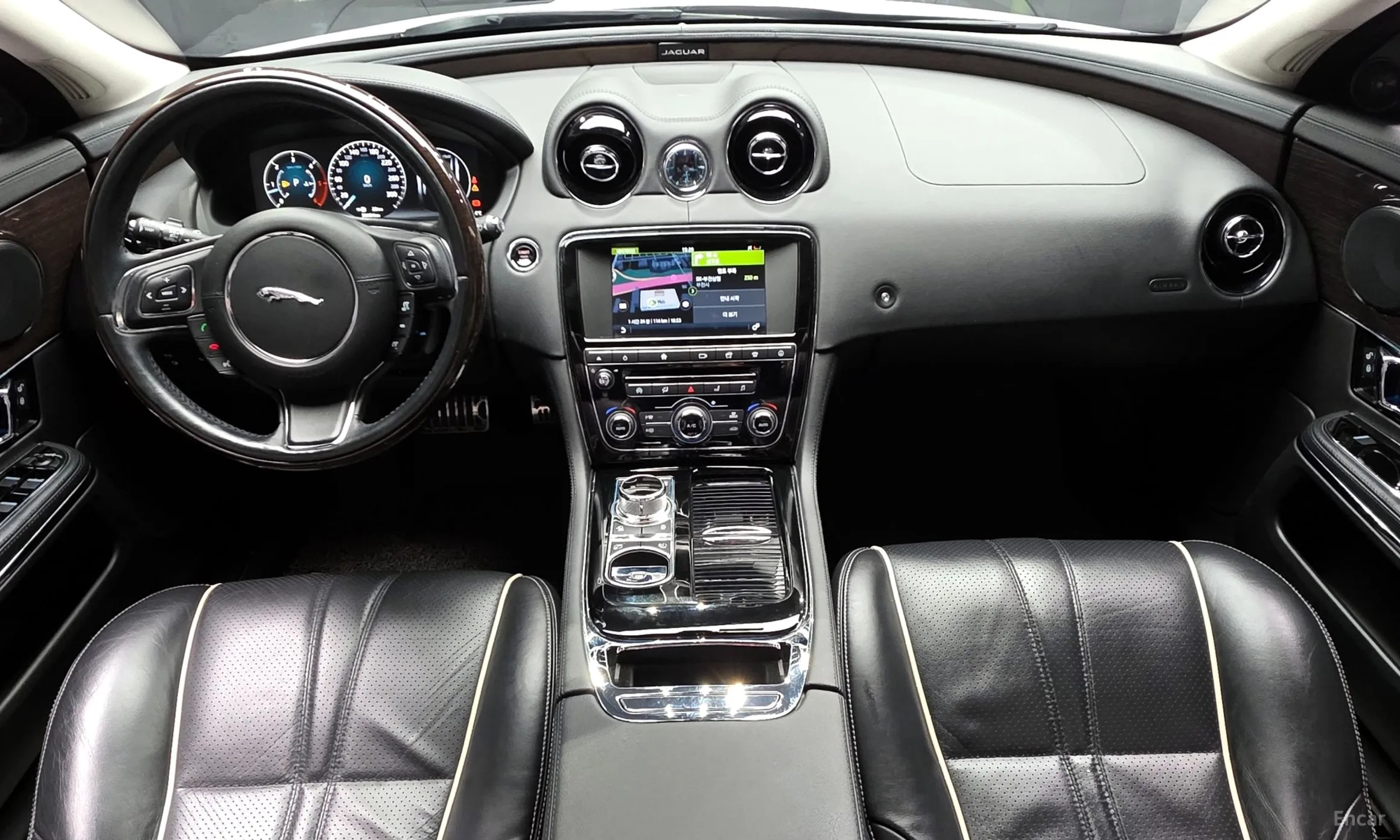 Jaguar All New XJ превью 7