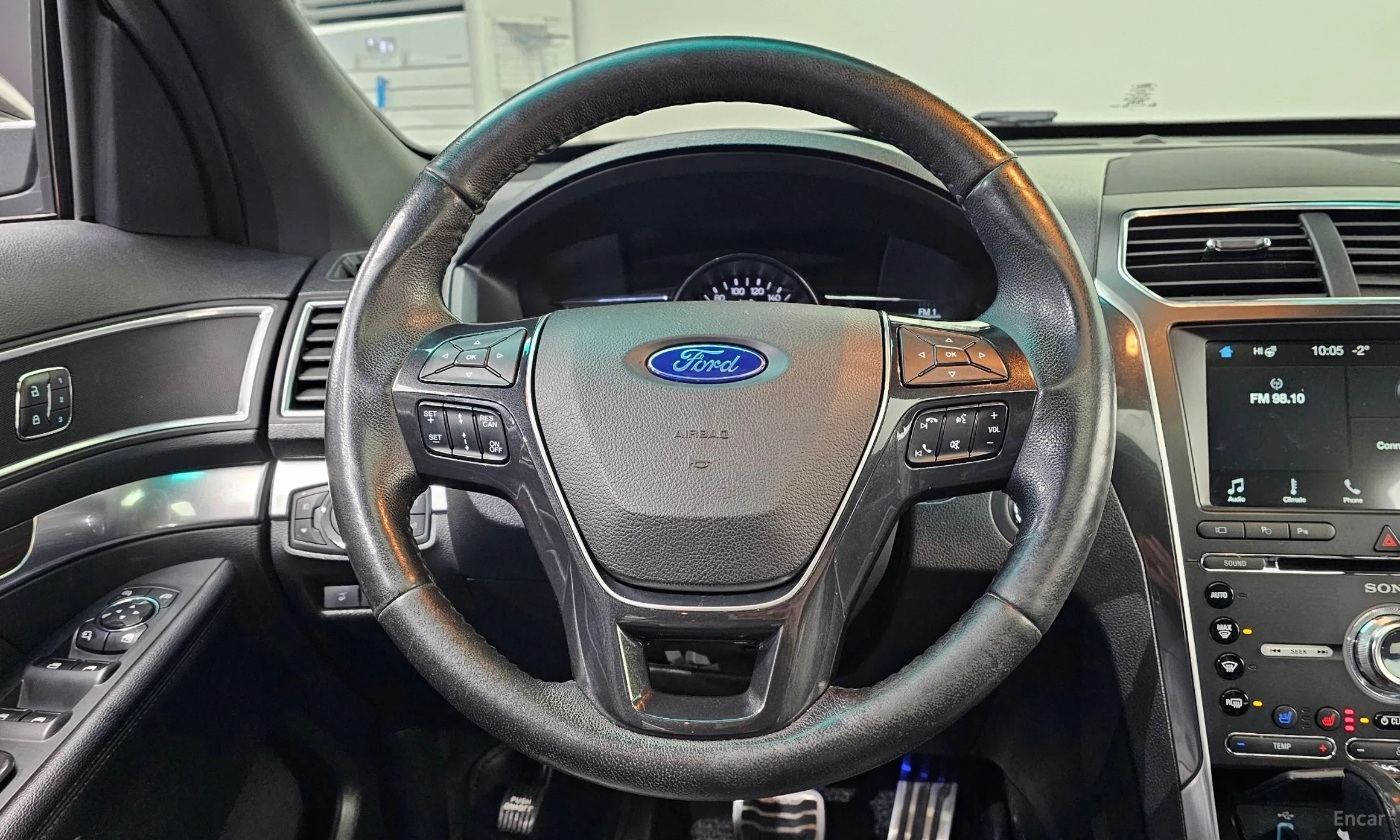 Ford Explorer превью 13