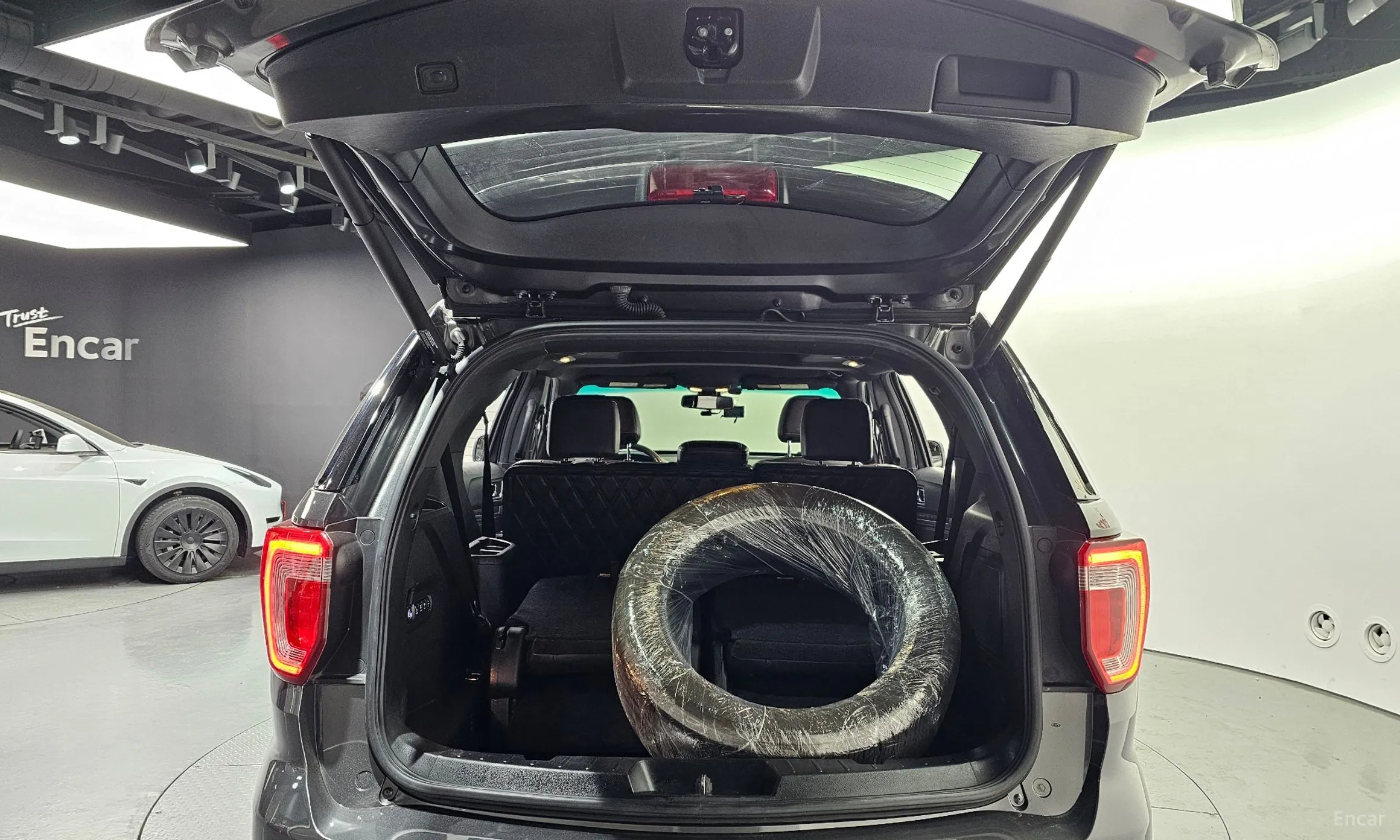 Ford Explorer превью 20