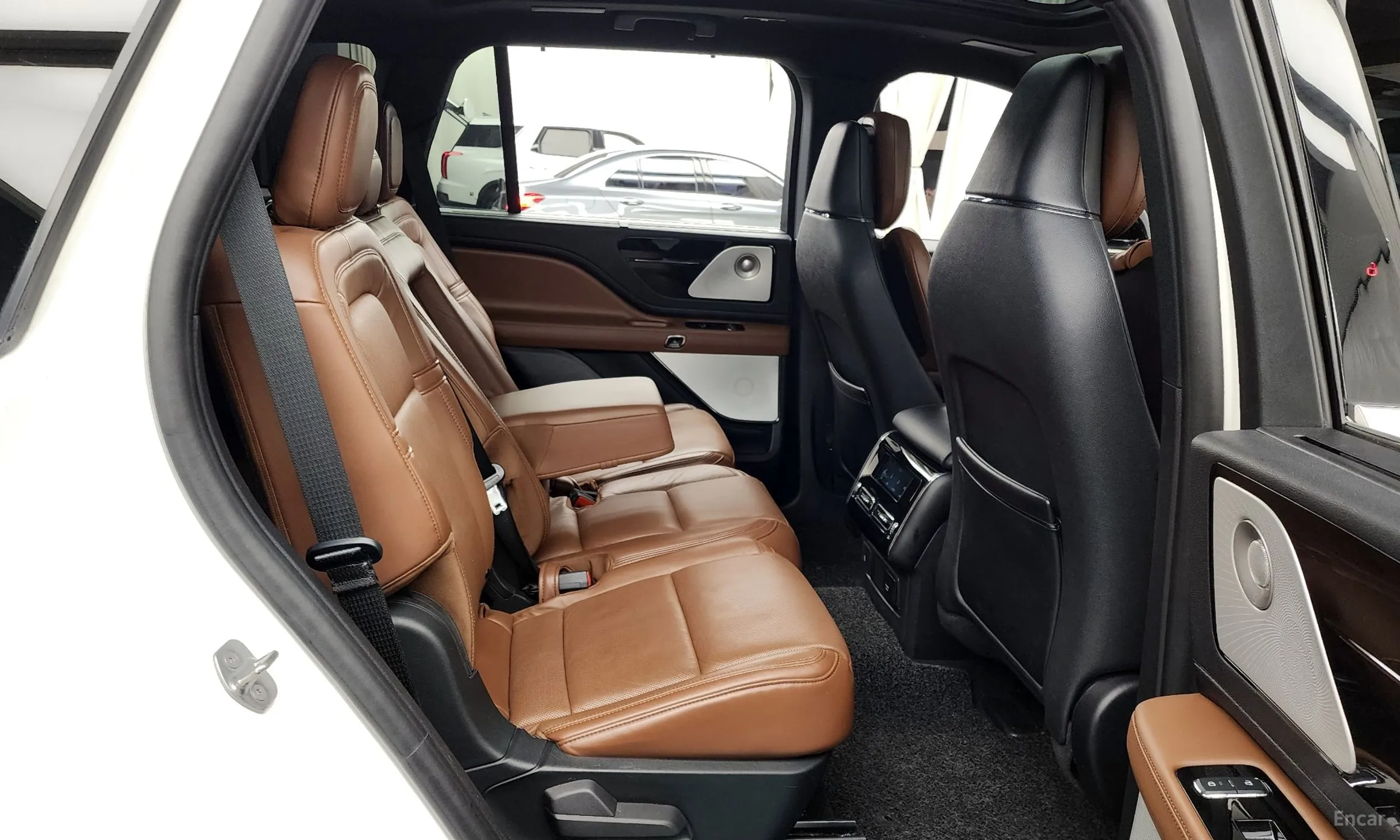 Lincoln Aviator 2nd Generation превью 12