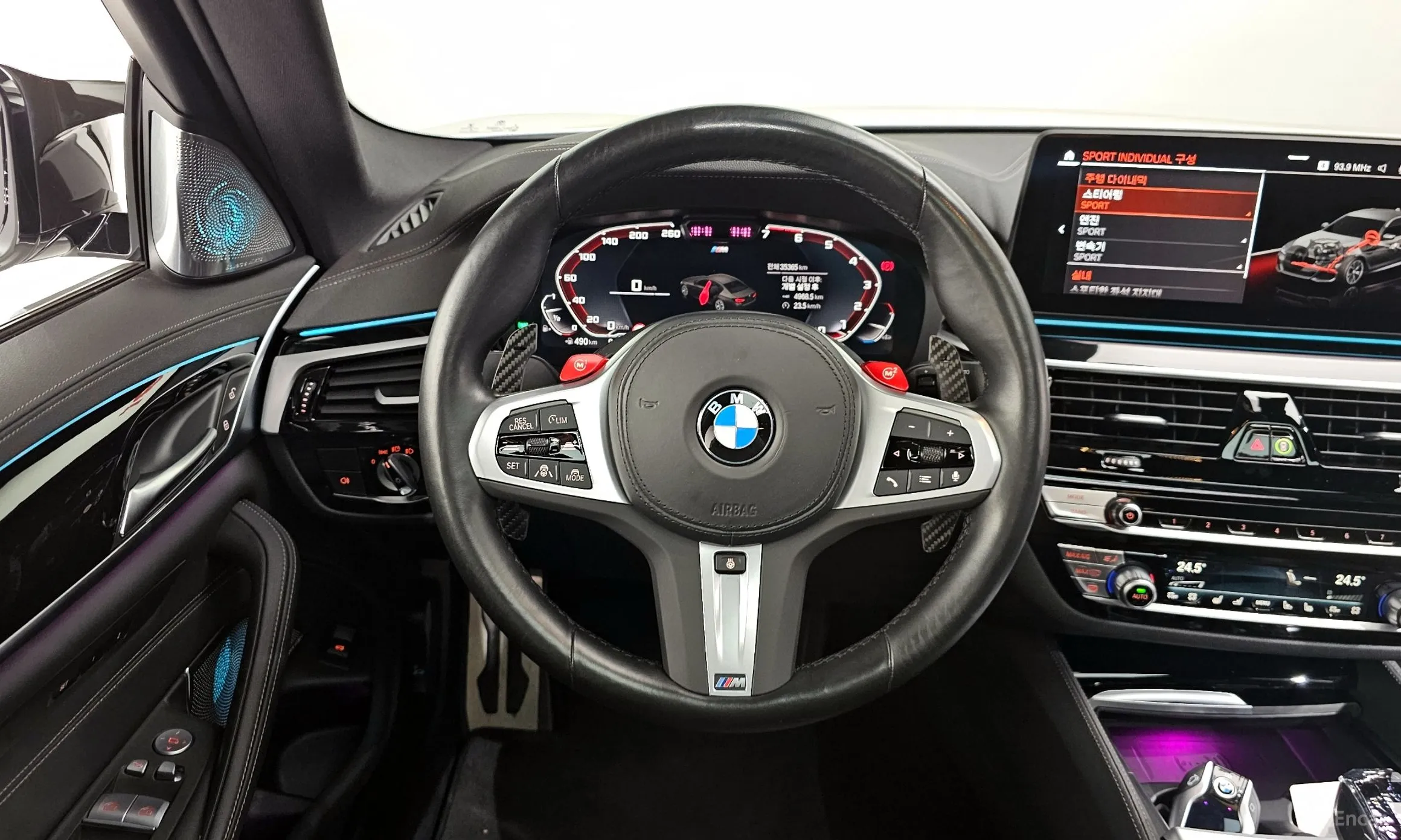 BMW 5 Series (G30) превью 13