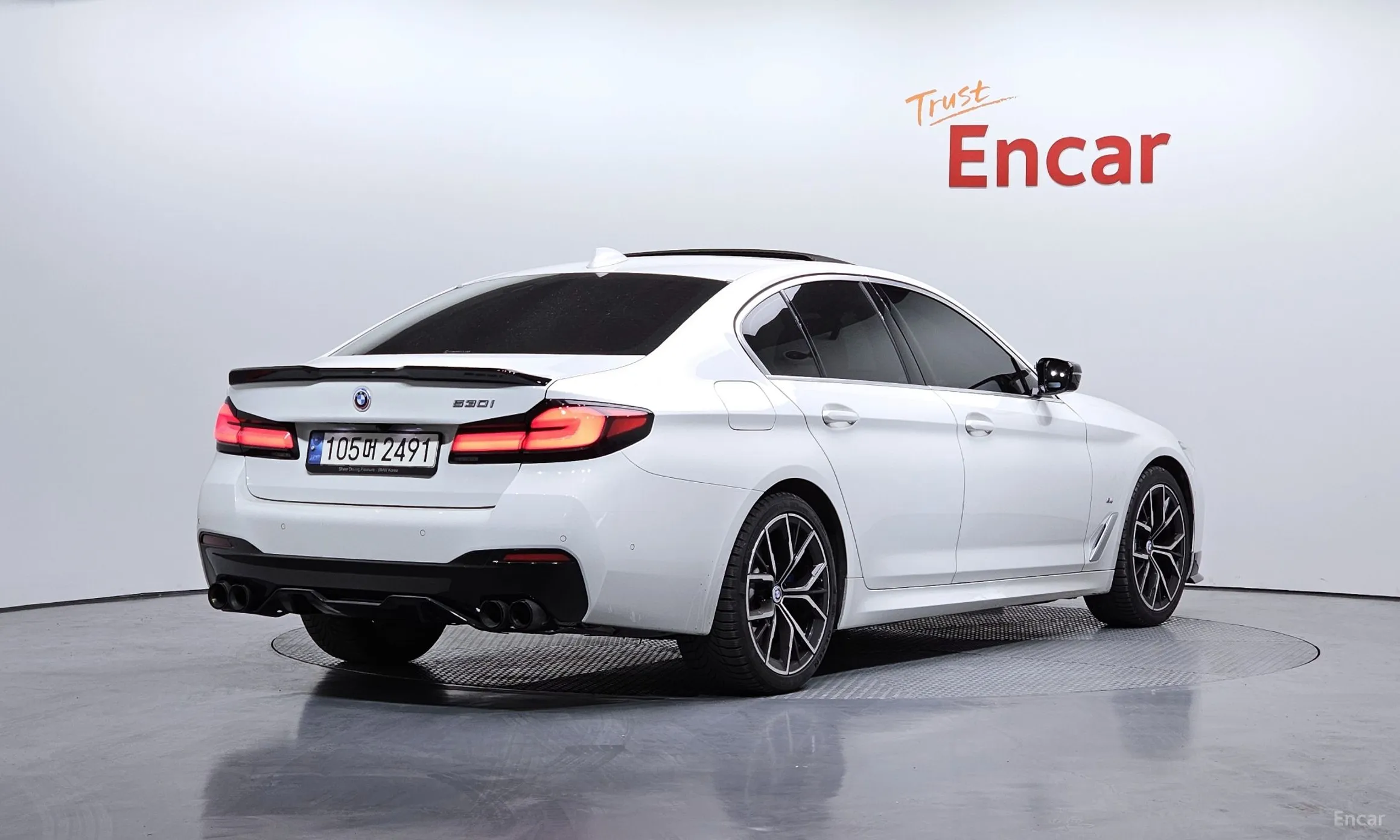 BMW 5 Series (G30) превью 2