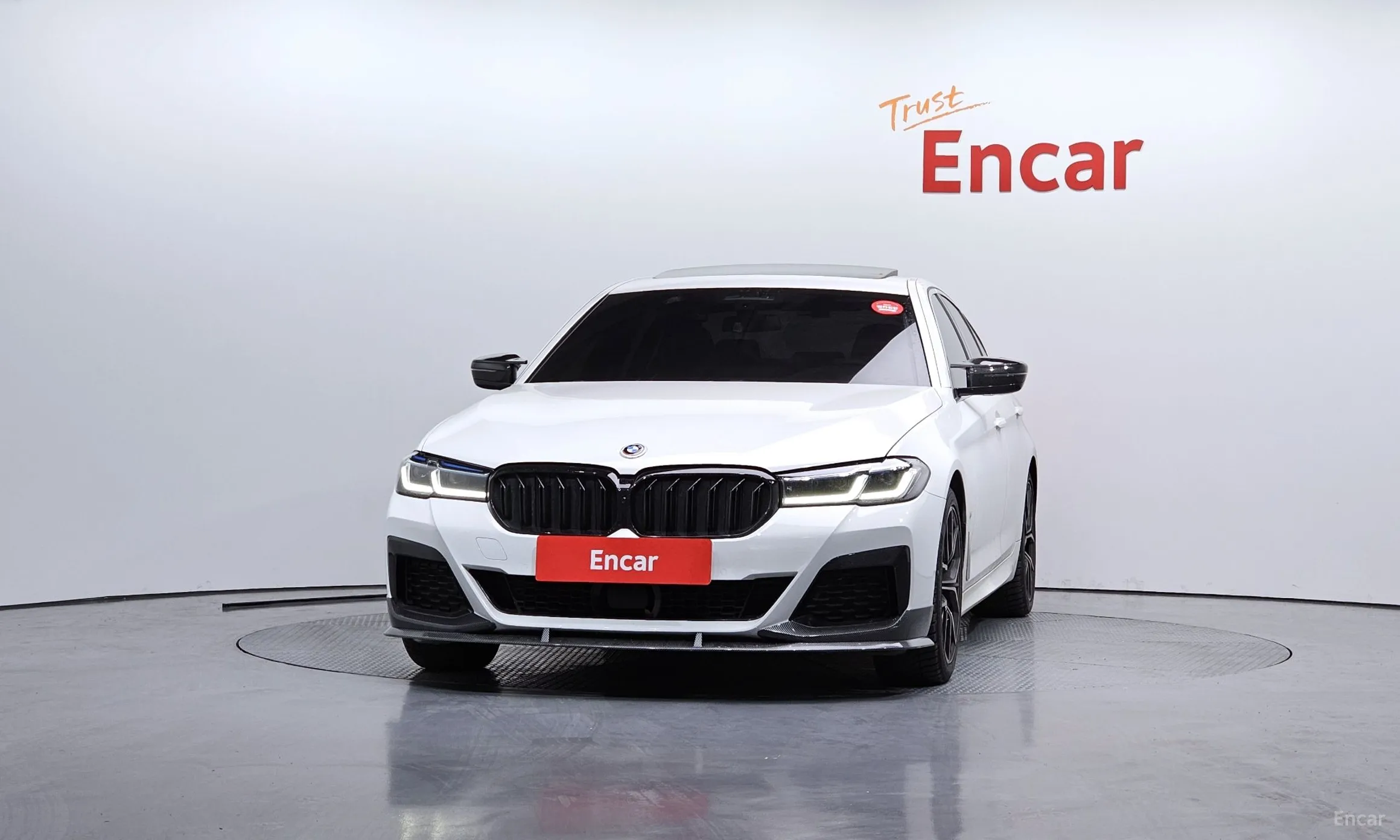BMW 5 Series (G30) превью 3