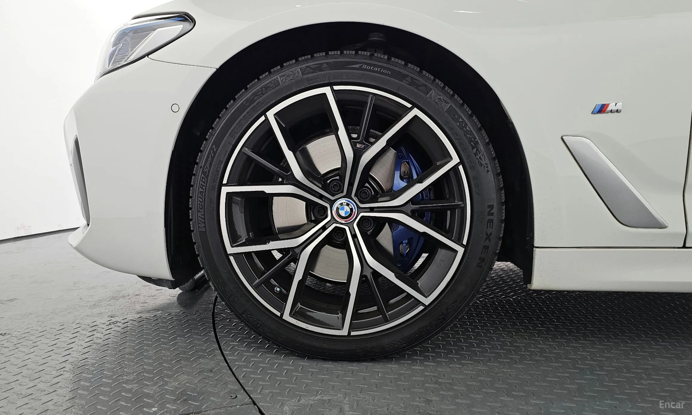 BMW 5 Series (G30) превью 5