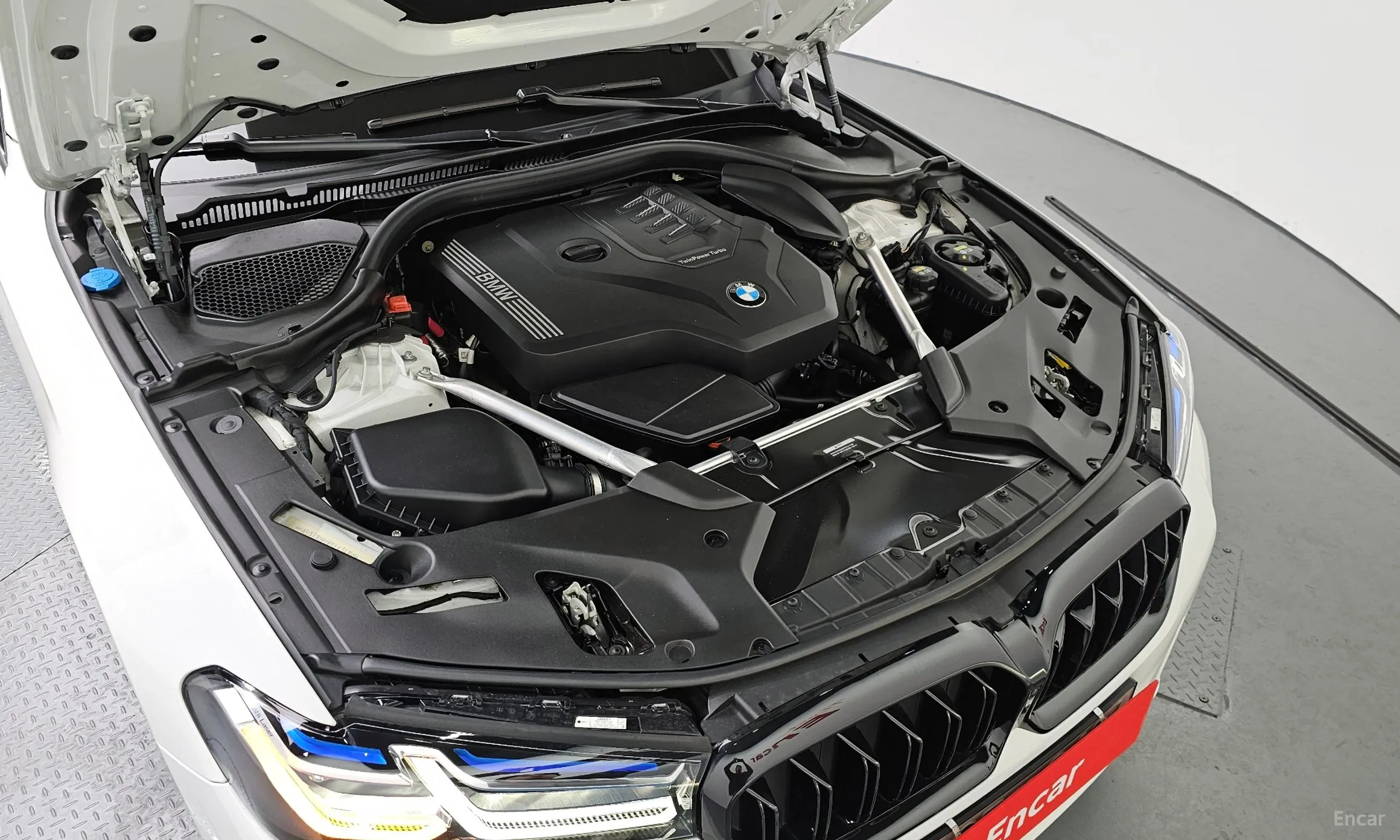 BMW 5 Series (G30) превью 6