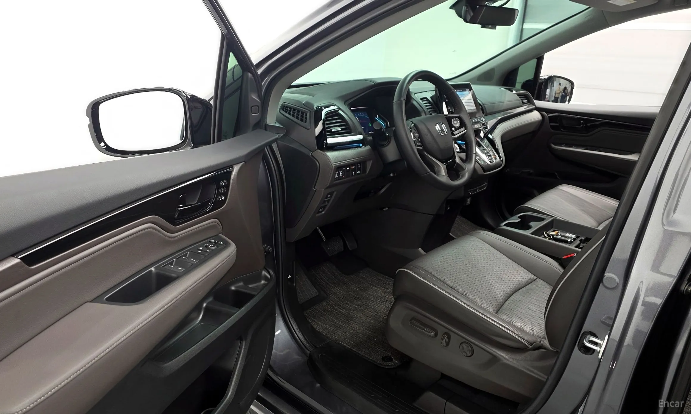 Honda Odyssey превью 10