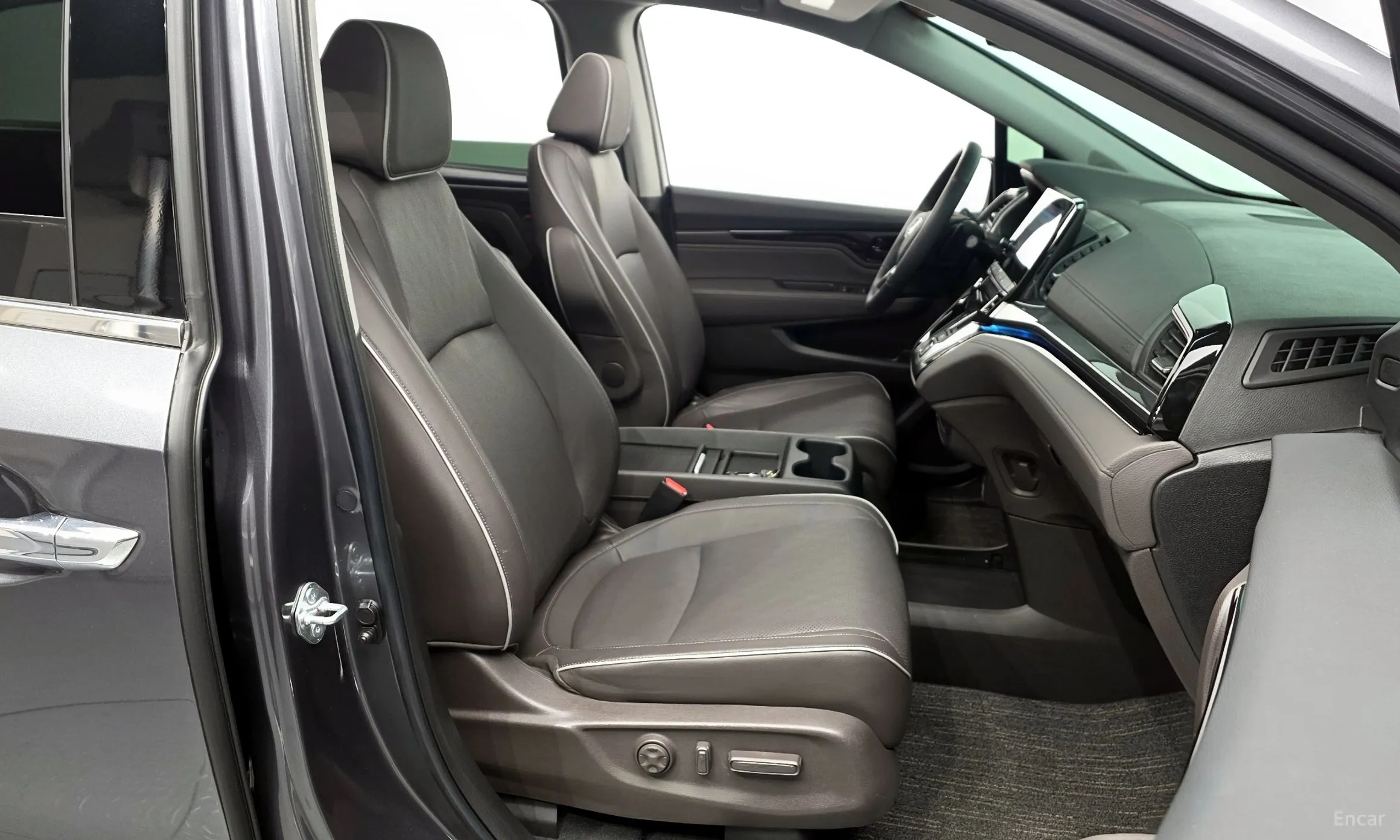 Honda Odyssey превью 11