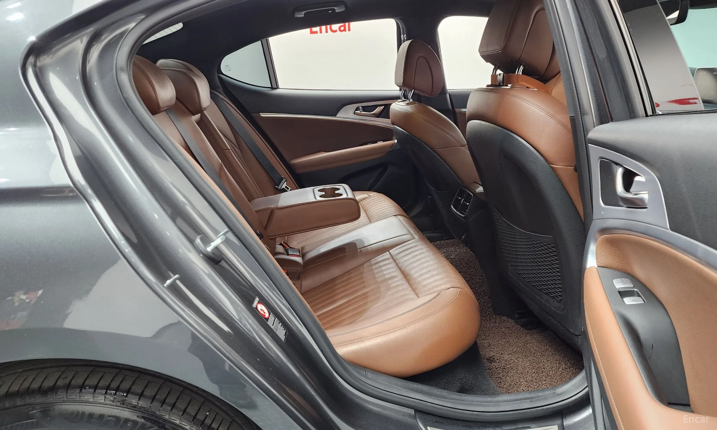 Genesis G70 превью 12